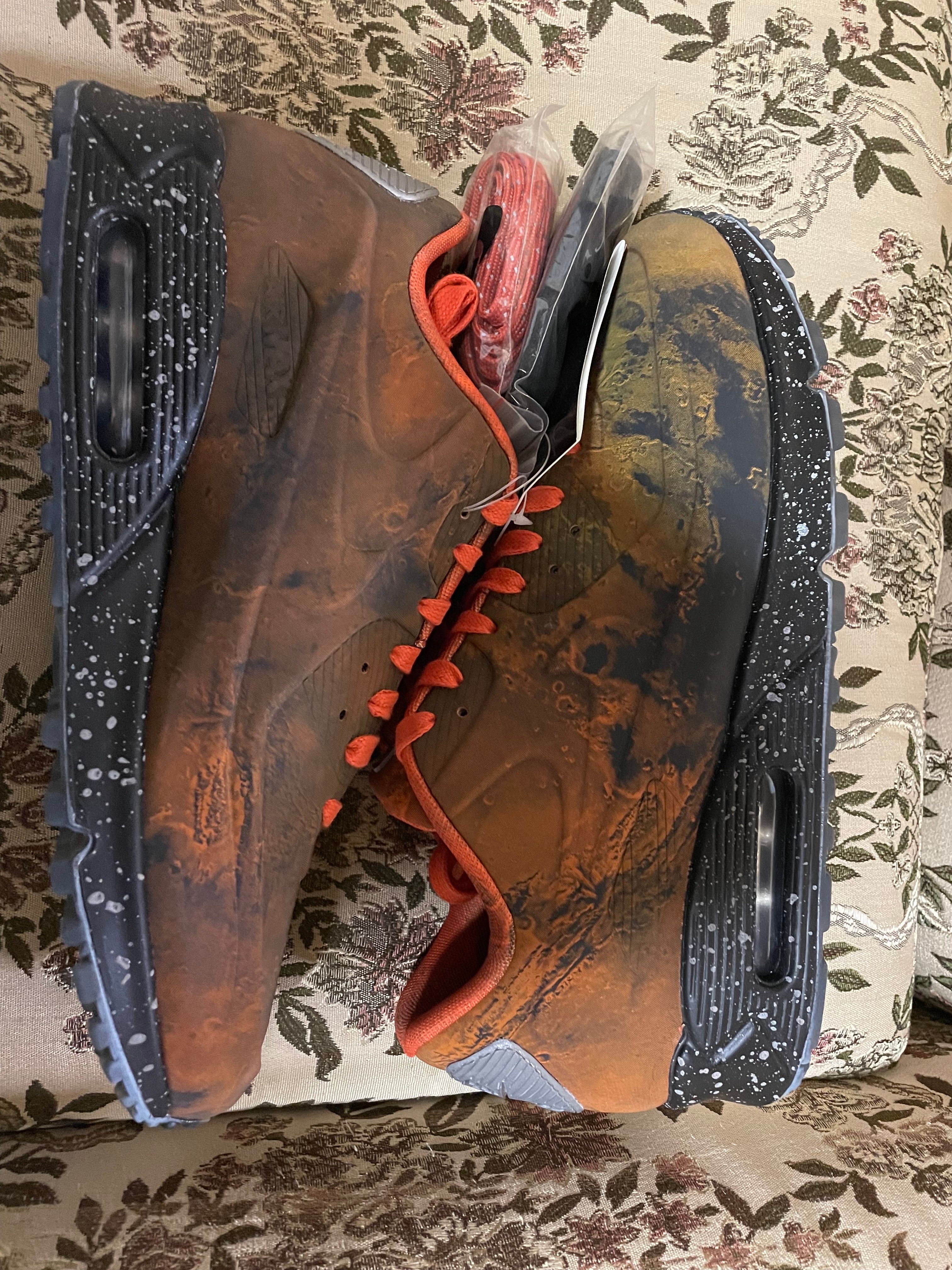 NIKE AIR MAX 90 QS "MARS LANDING"