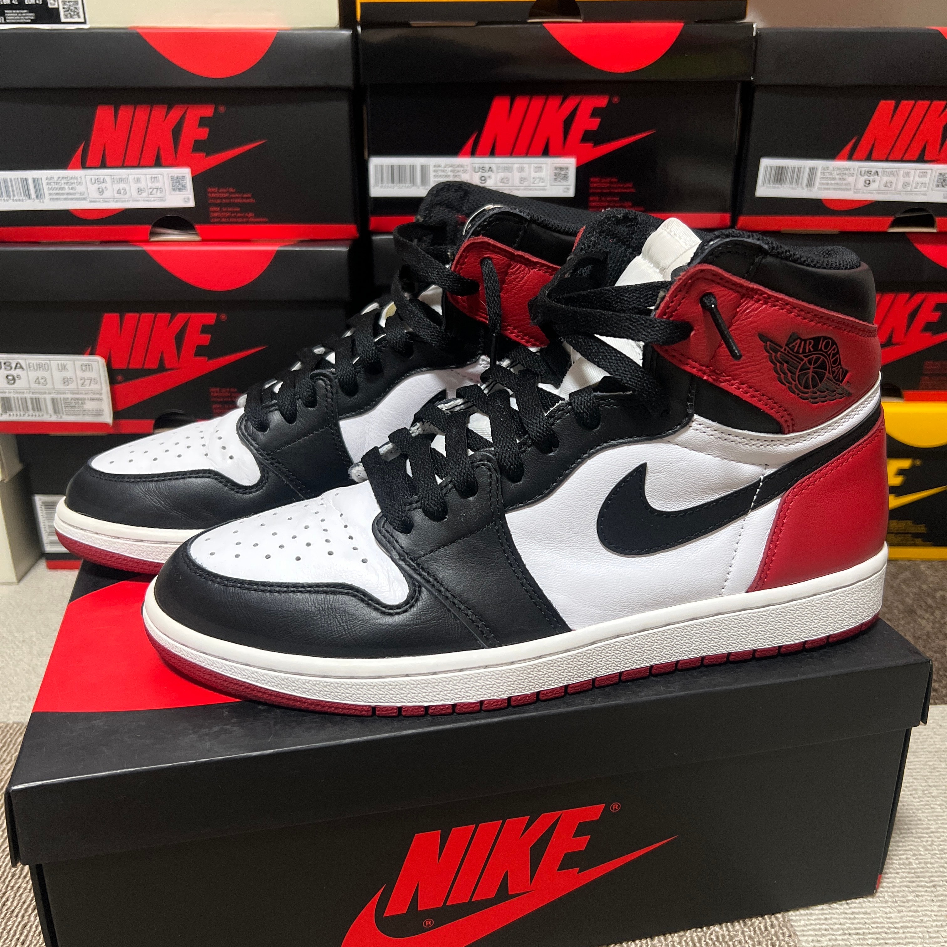 Nike Air Jordan 1 Retro High OG "Black Toe"