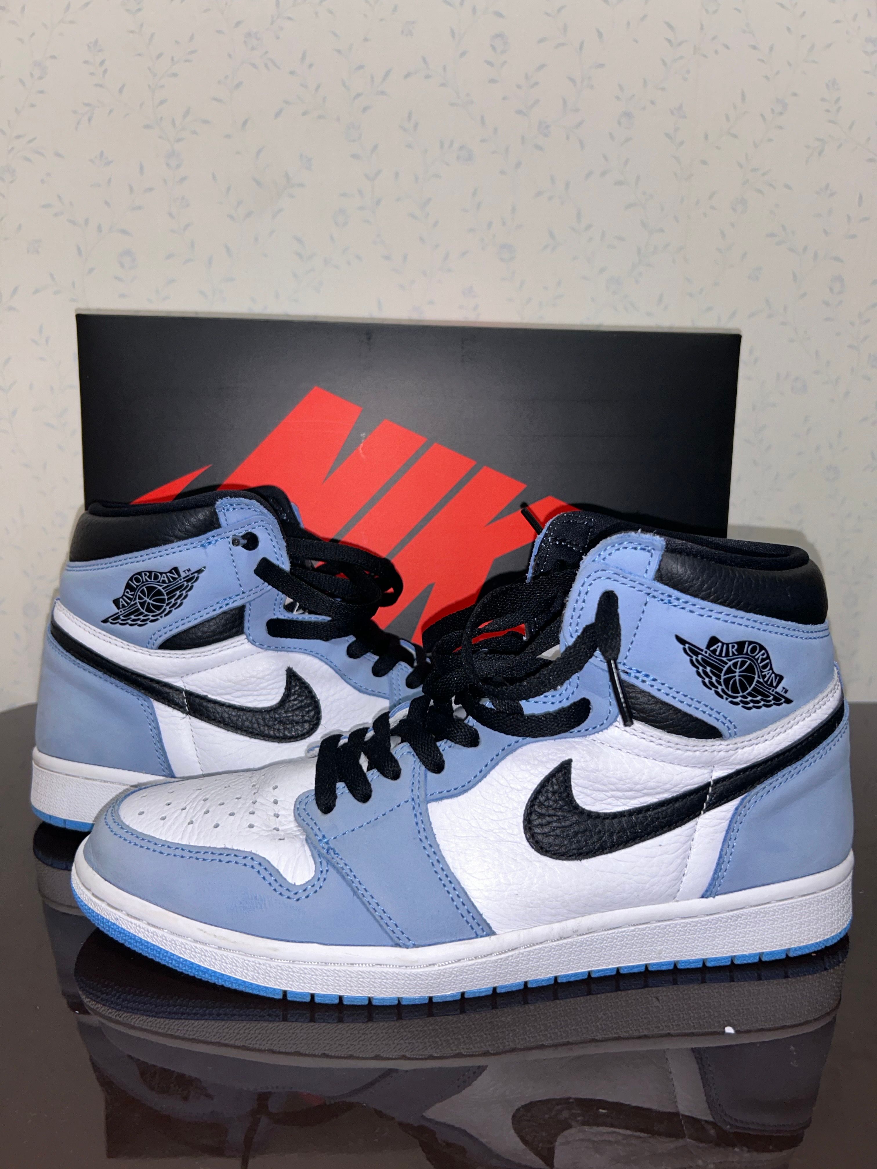 Nike Air Jordan 1 High OG "University Blue"