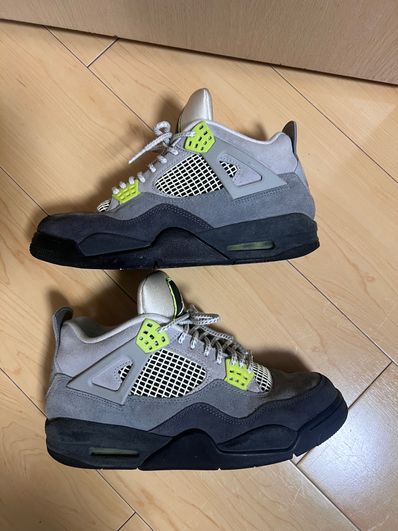 Retro 2025 4 neon