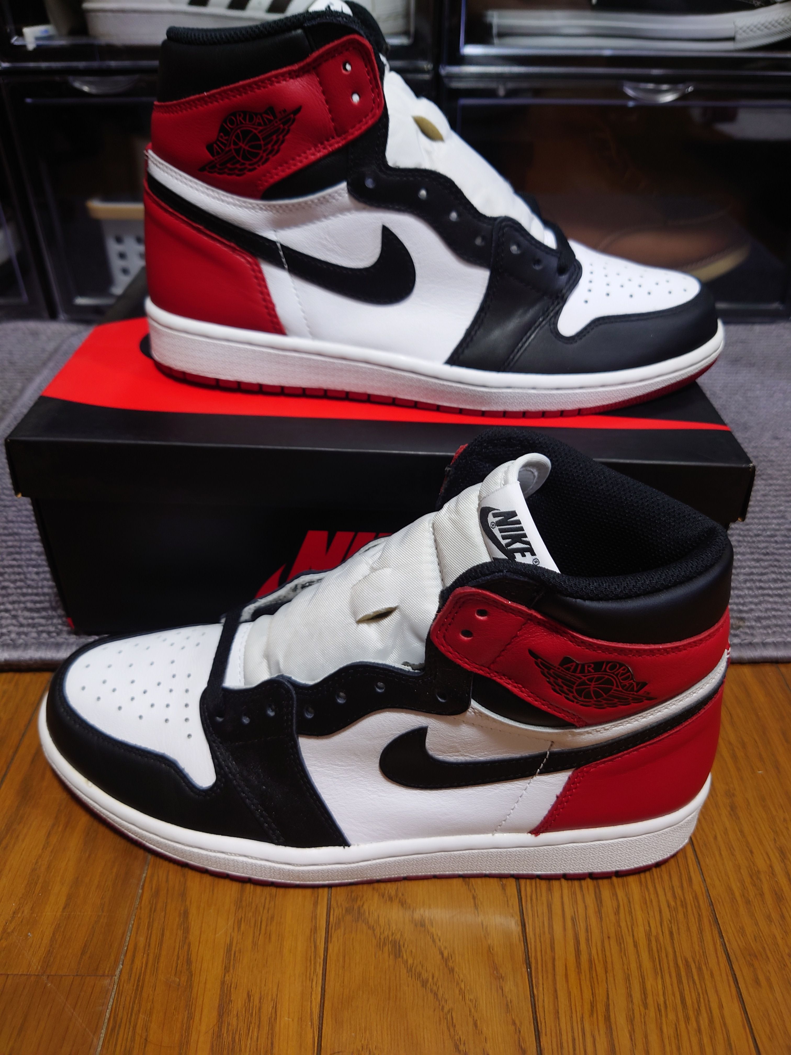 Nike Air Jordan 1 Retro High OG "Black Toe"(2016)