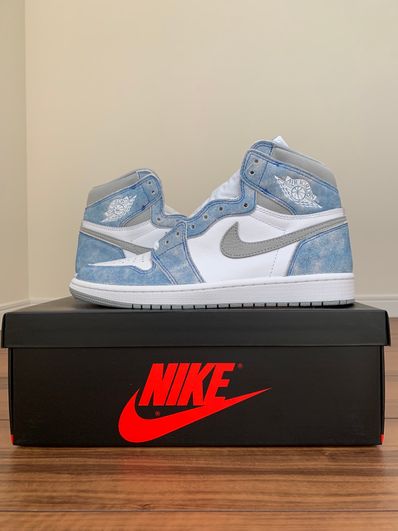 Nike Air Jordan 1 High OG "Hyper Royal"