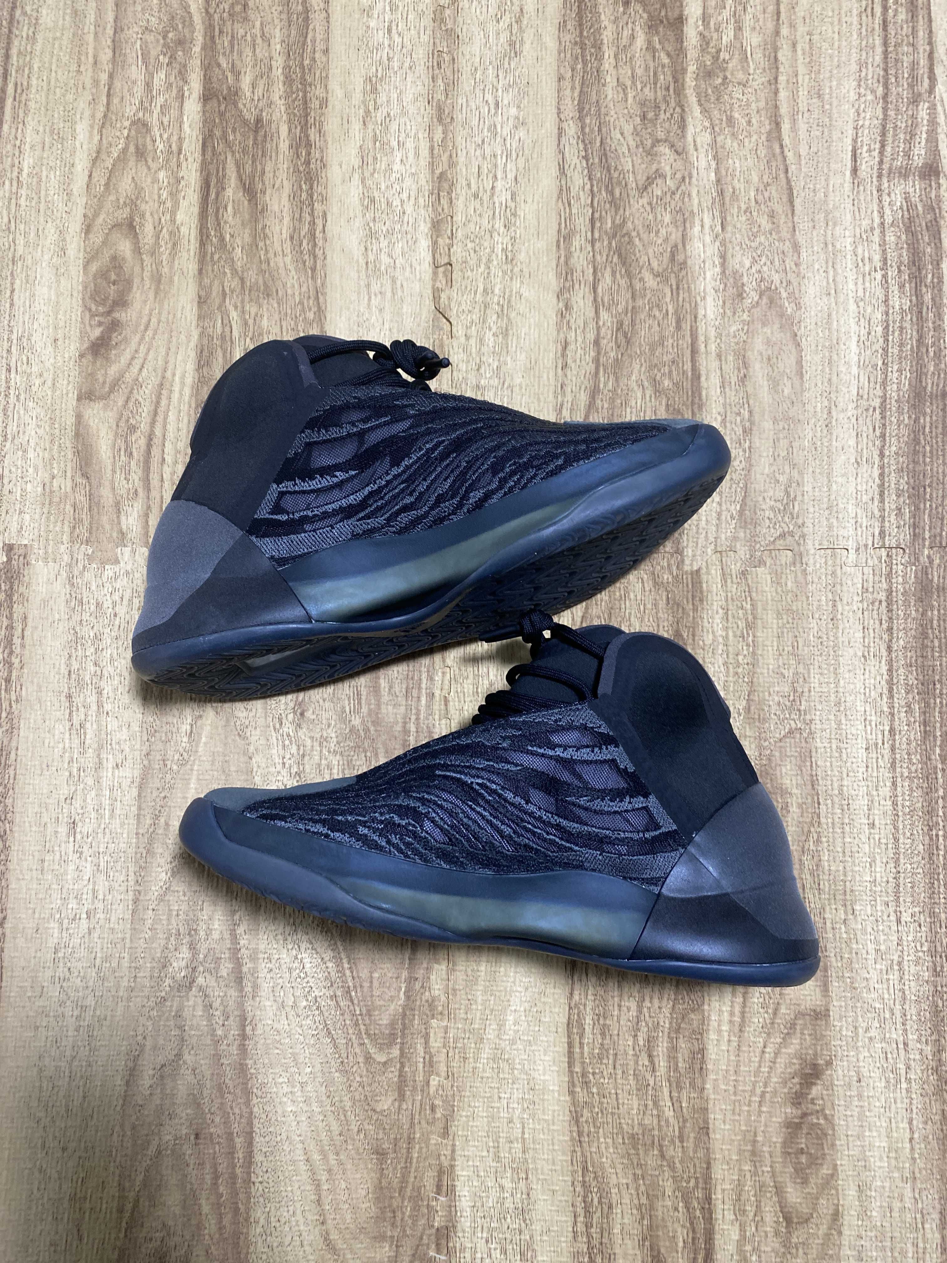 ADIDAS YEEZY Quantum "Onyx"