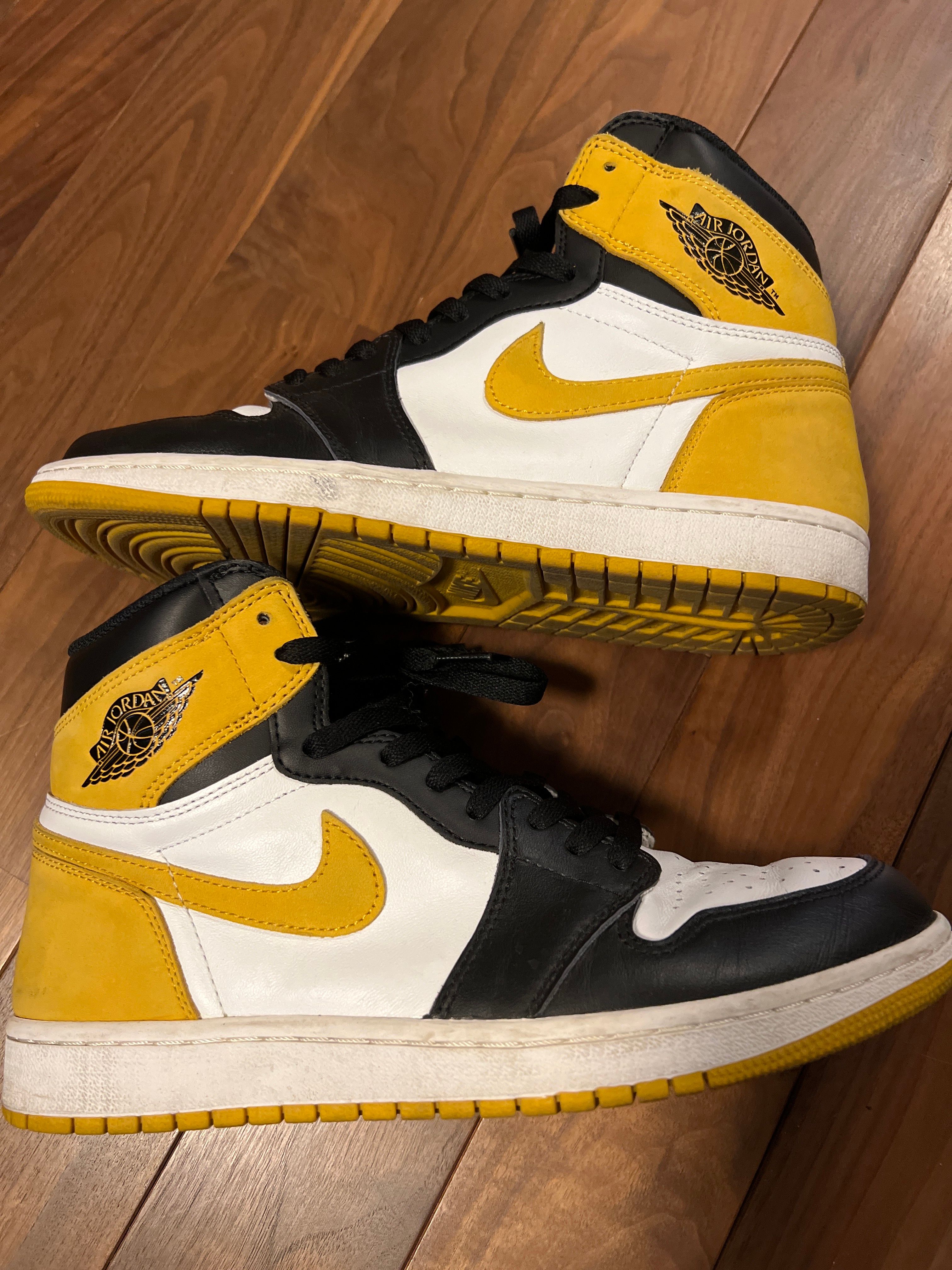 Nike Air Jordan 1 Retro High OG "Black Toe/Yellow Ochre"