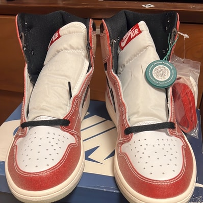Trophy Room × Nike Air Jordan 1 Retro High "Chicago" (Friends and Family) (Blue Laces)