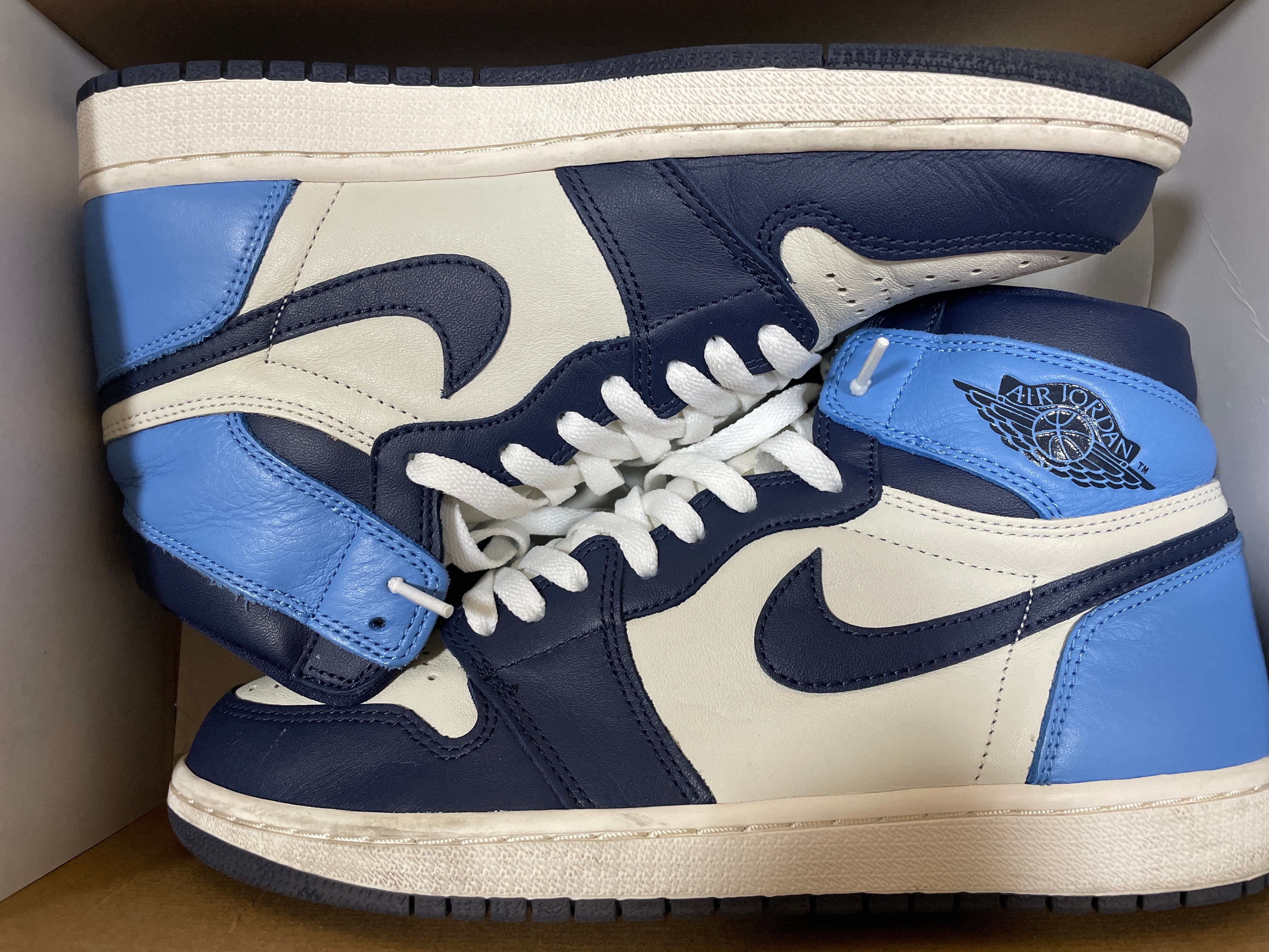 Nike Air Jordan 1 Retro High OG "Obsidian/University Blue"
