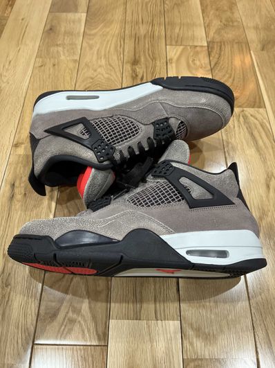 Nike Air Jordan 4 "Taupe Haze"