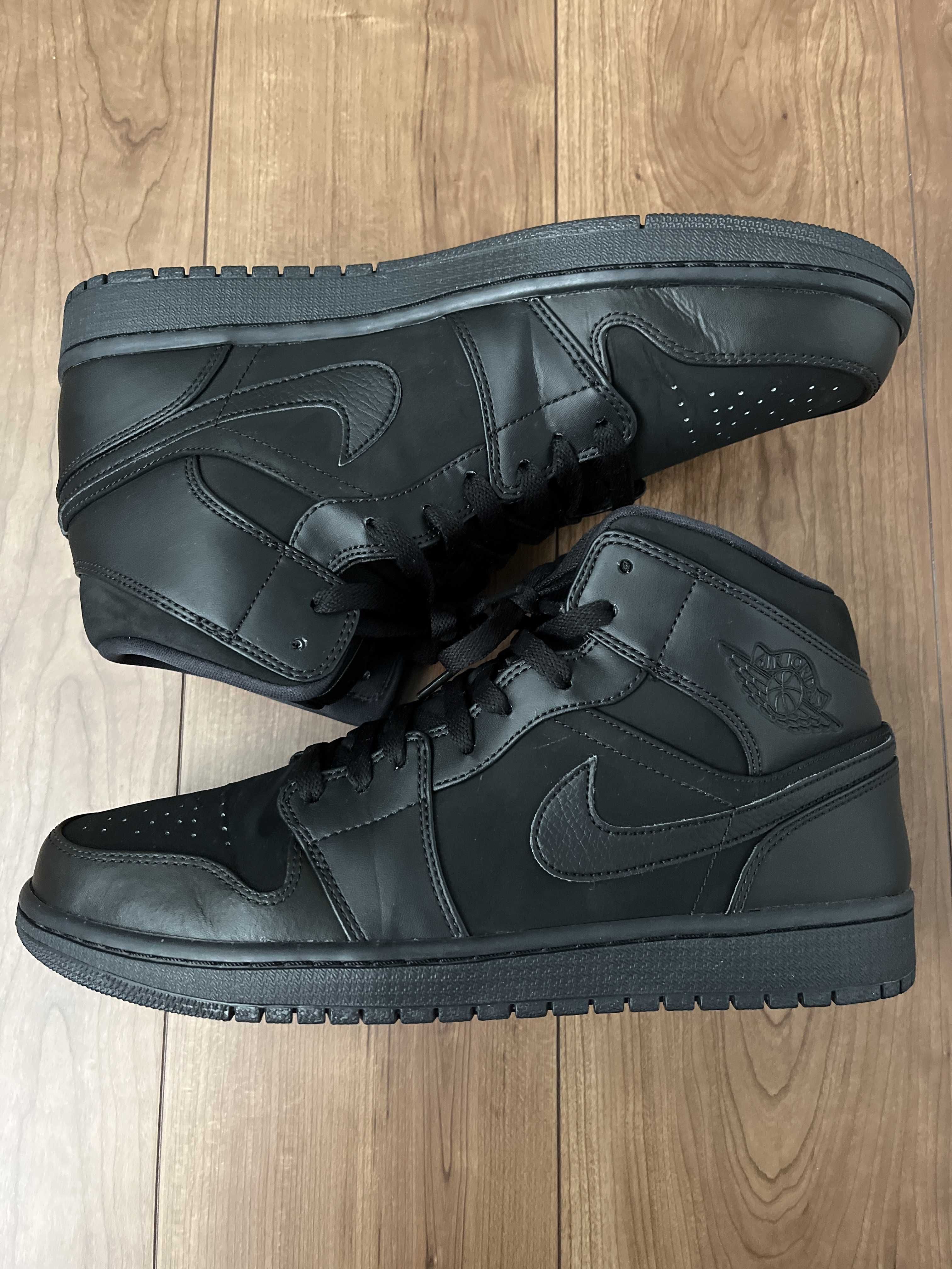 Nike Air Jordan 1 Mid "Triple Black" (2014)