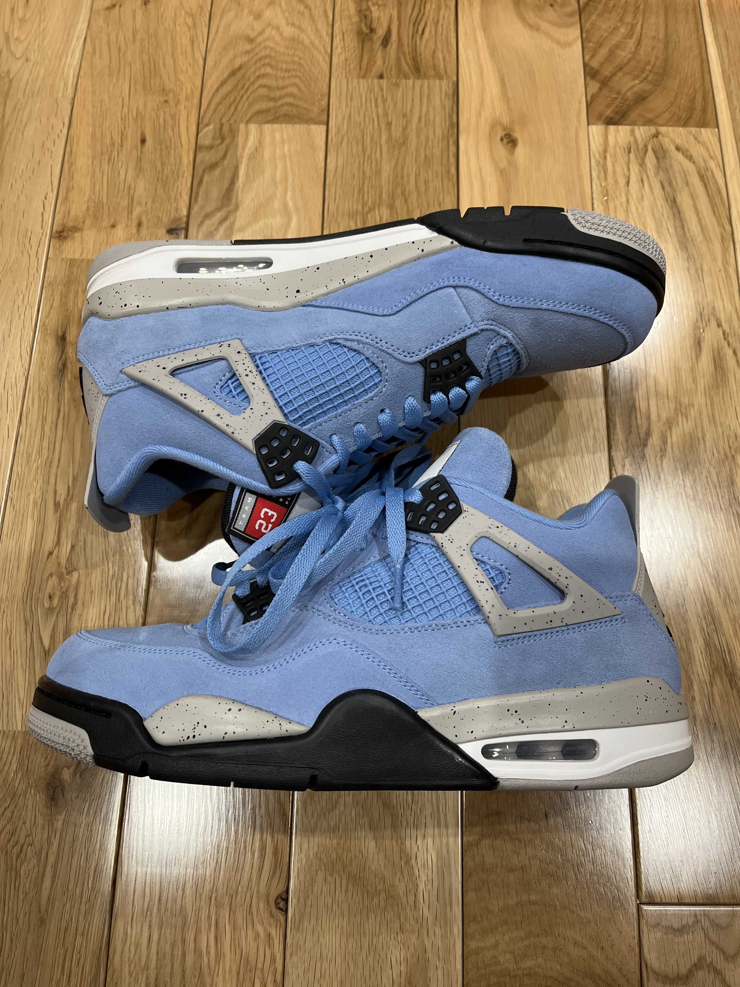Nike Air Jordan 4 "University Blue"