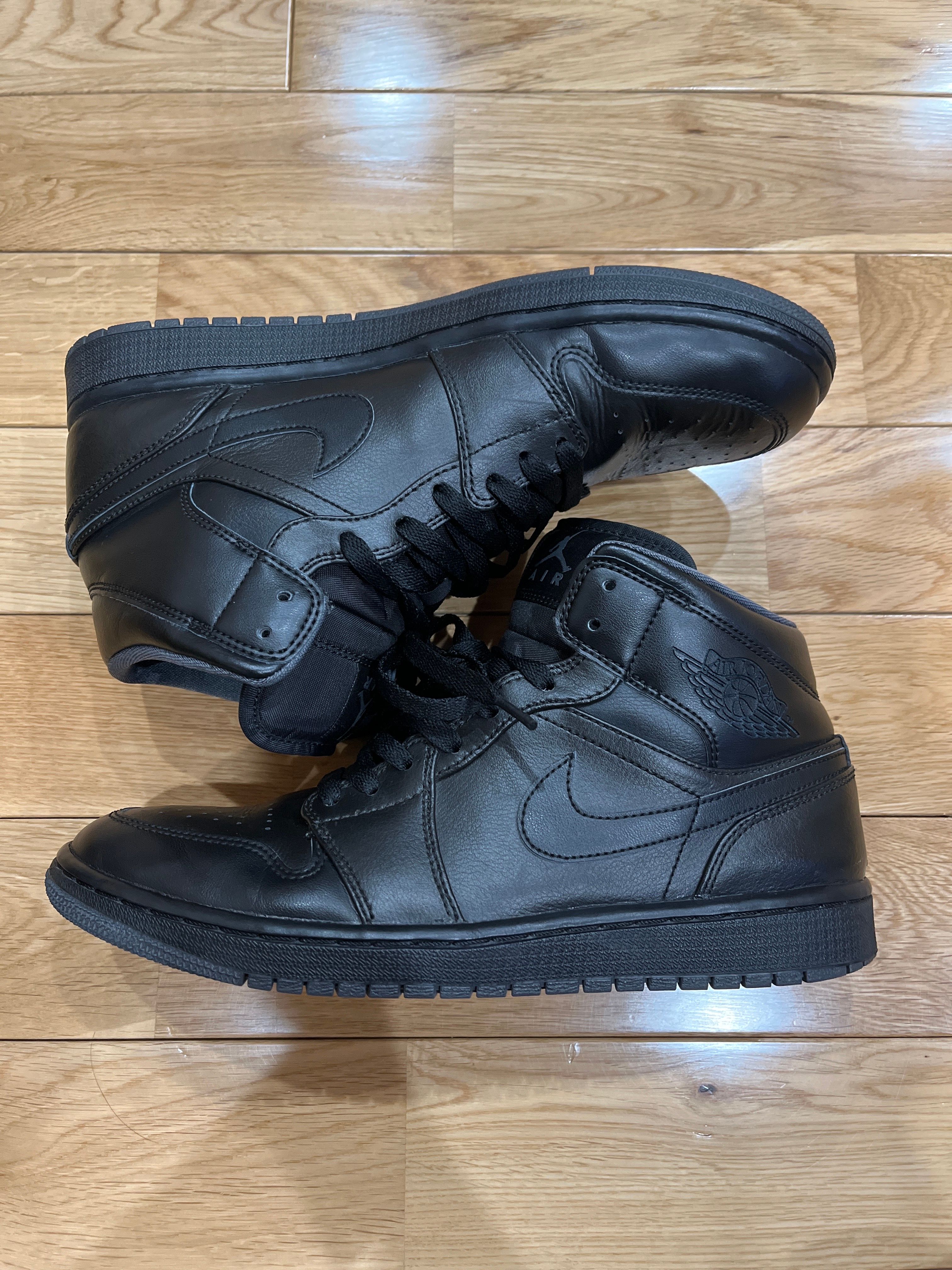 NIKE AIR JORDAN 1 RETRO MID BLACK (2016)