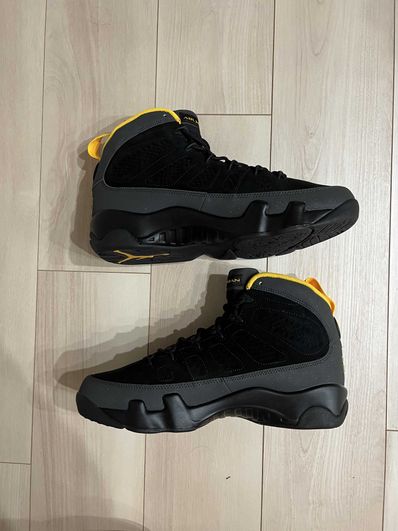 Nike Air Jordan 9 "University Gold"