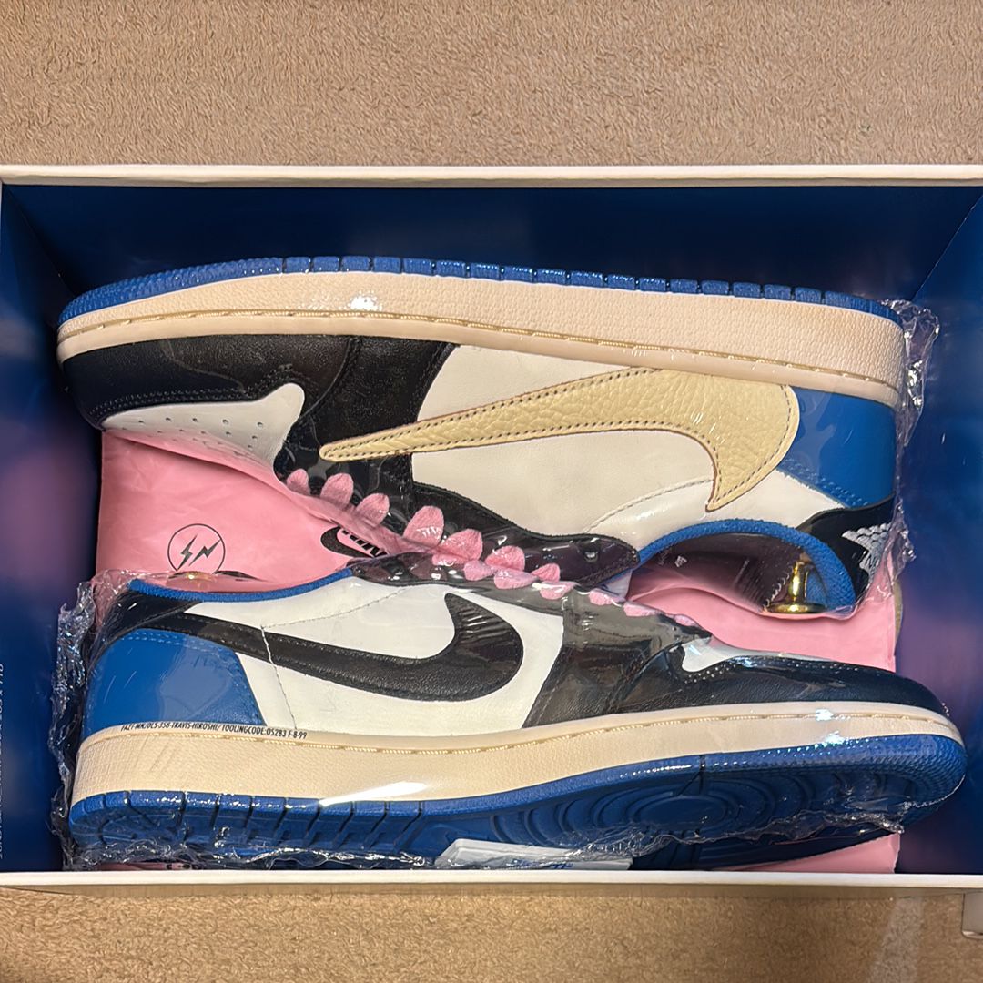 Travis Scott × fragment design × Nike Air Jordan 1 Low OG SP "Military Blue"