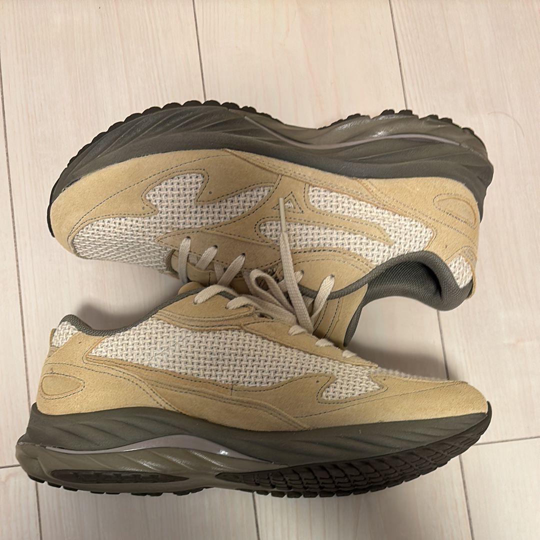 BEAMS × Mizuno Wave Rider β "Beige"