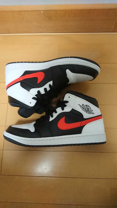 NIKE AIR JORDAN 1 MID "BLACK/CHILE RED/WHITE"