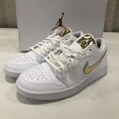 NIKE Women's AIR JORDAN 1 LOW SE "WHITE/GOLD"