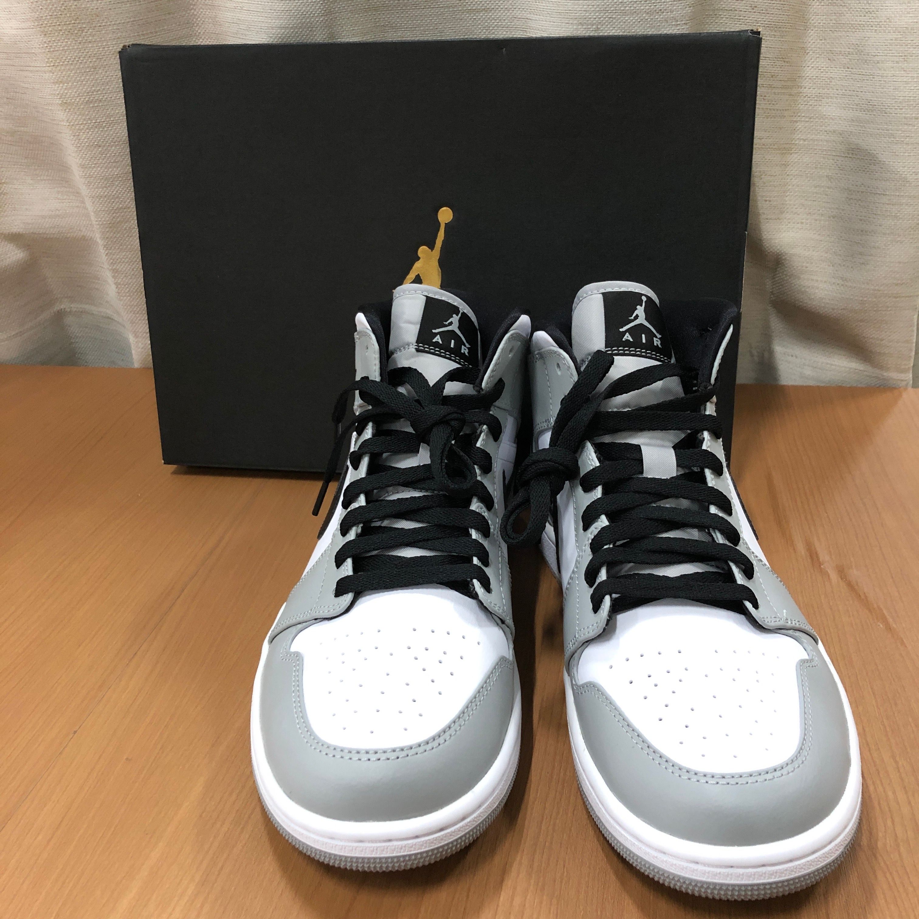 Nike Air Jordan 1 Mid "Light Smoke Grey/White/Black"