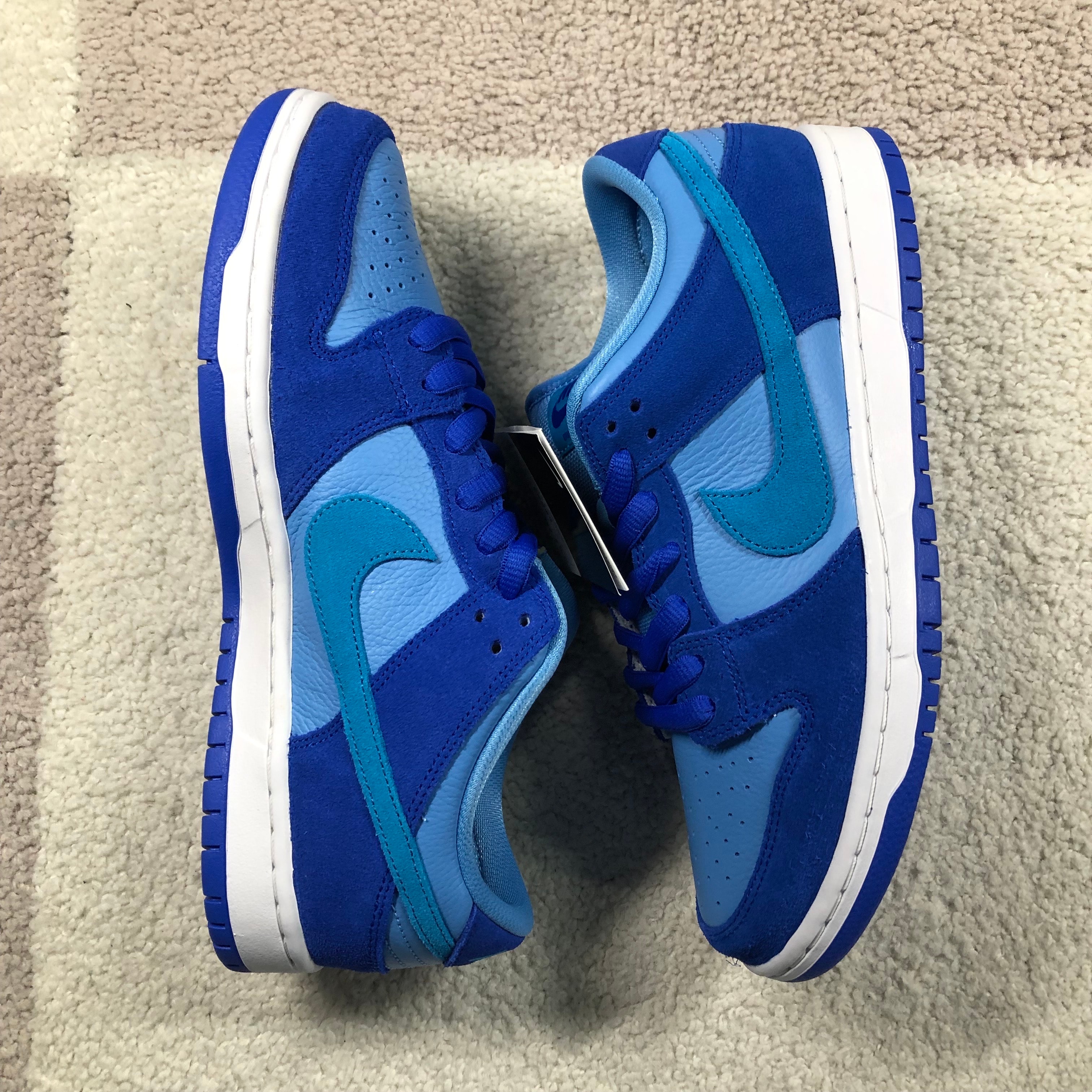 Nike SB Dunk Low "Blue Raspberry"
