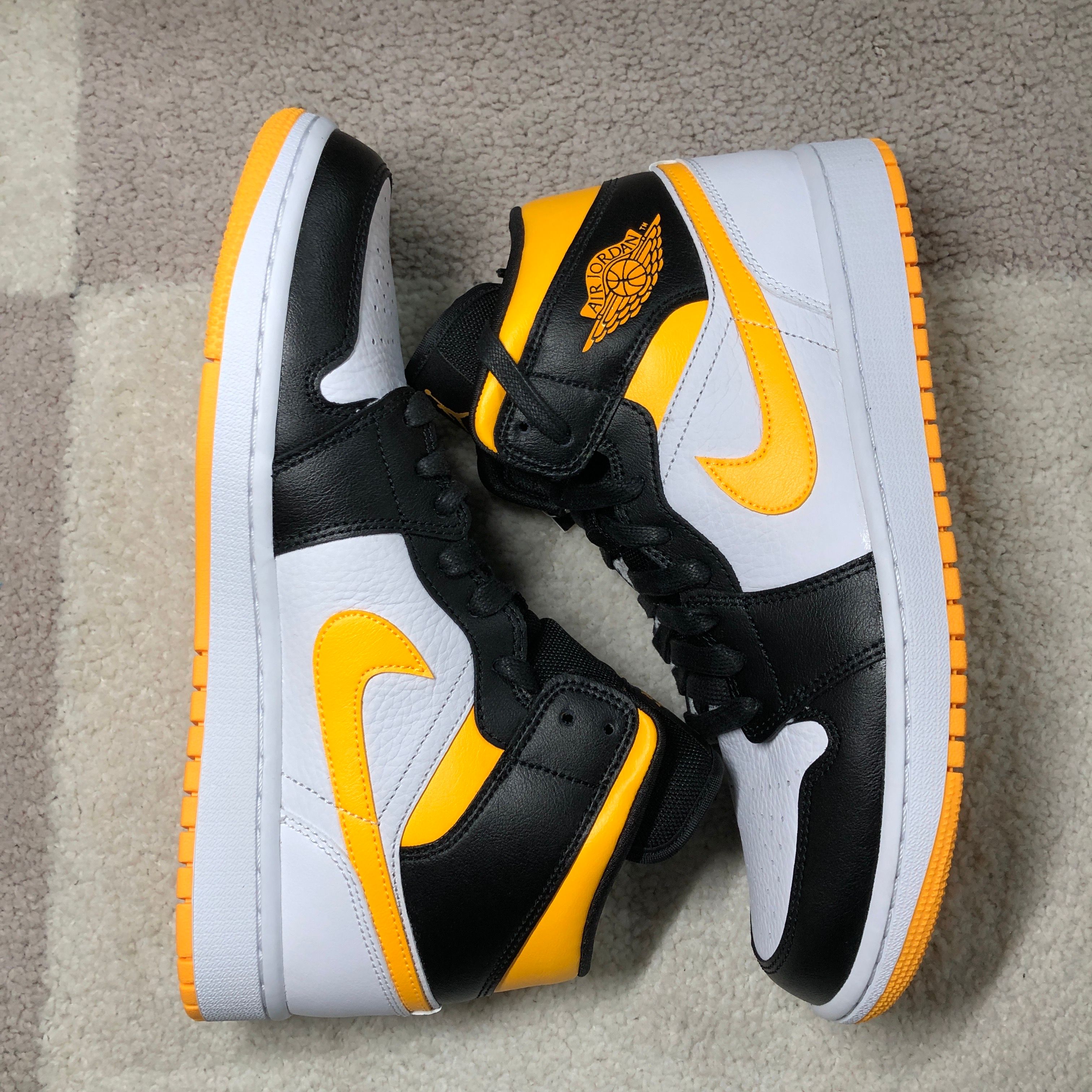 Nike Women's Air Jordan 1 Mid SE "Laser Orange Black"