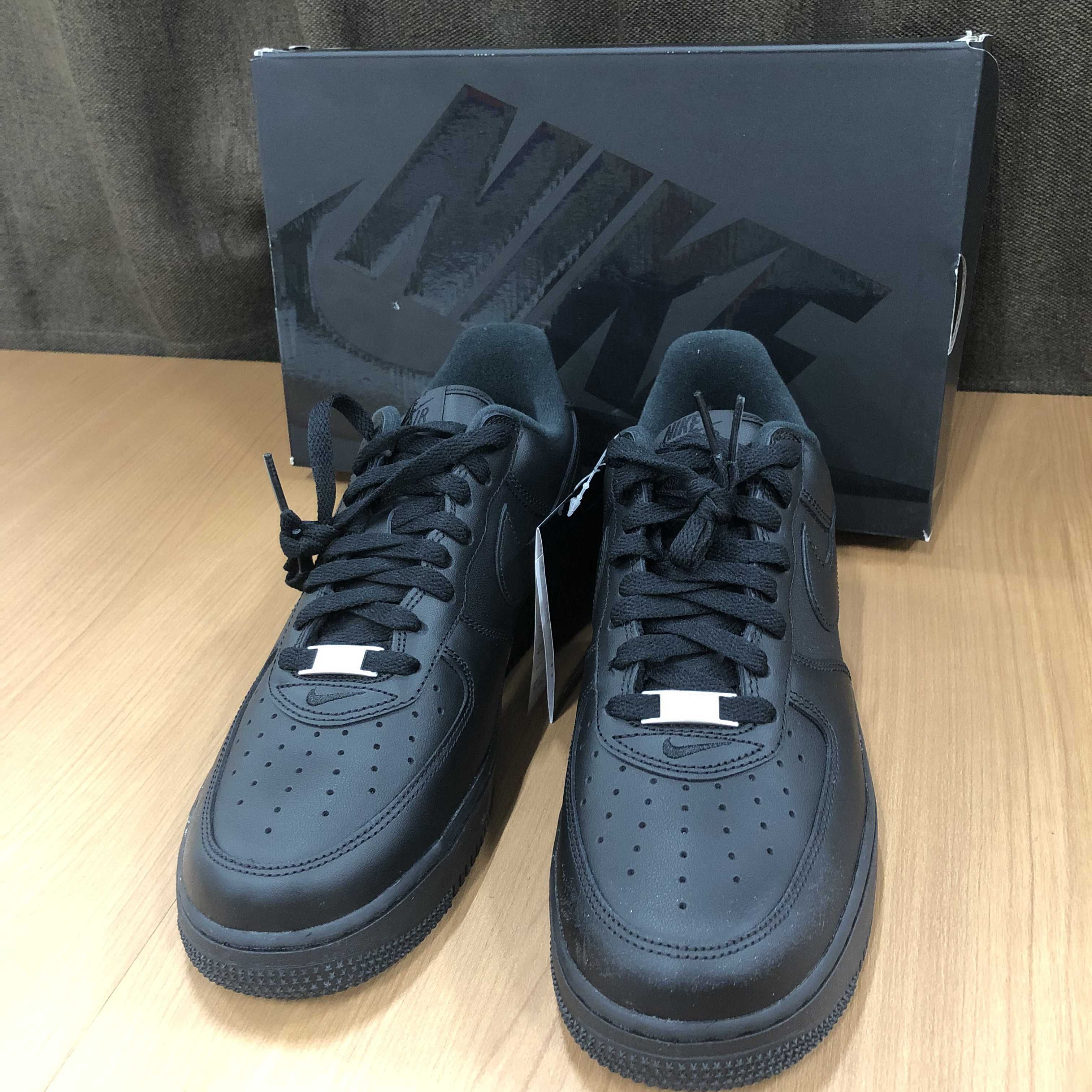 Supreme × Nike Air Force 1 Low "Black"