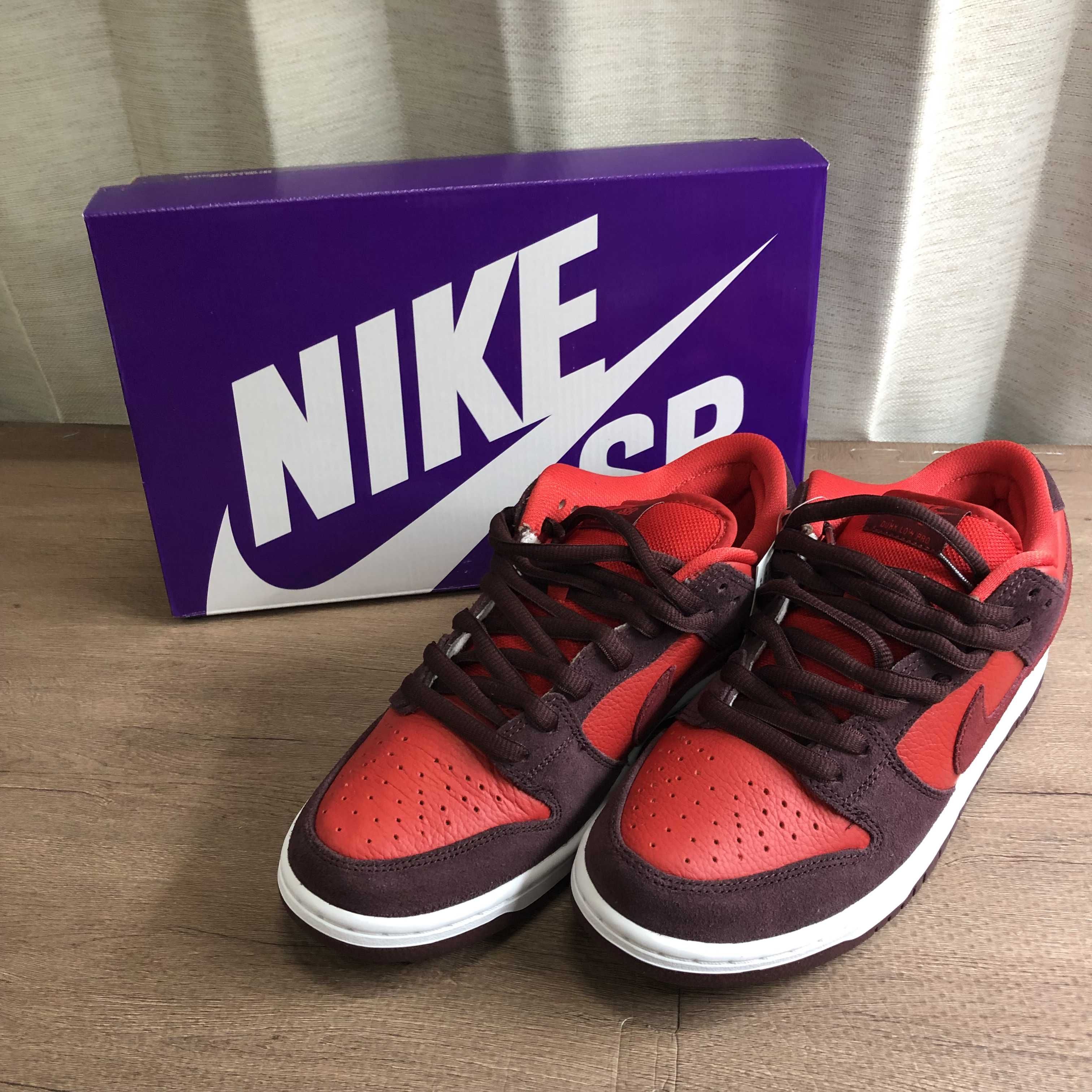 Nike SB Dunk Low "Cherry"
