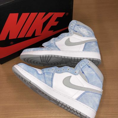 Nike Air Jordan 1 High OG "Hyper Royal"