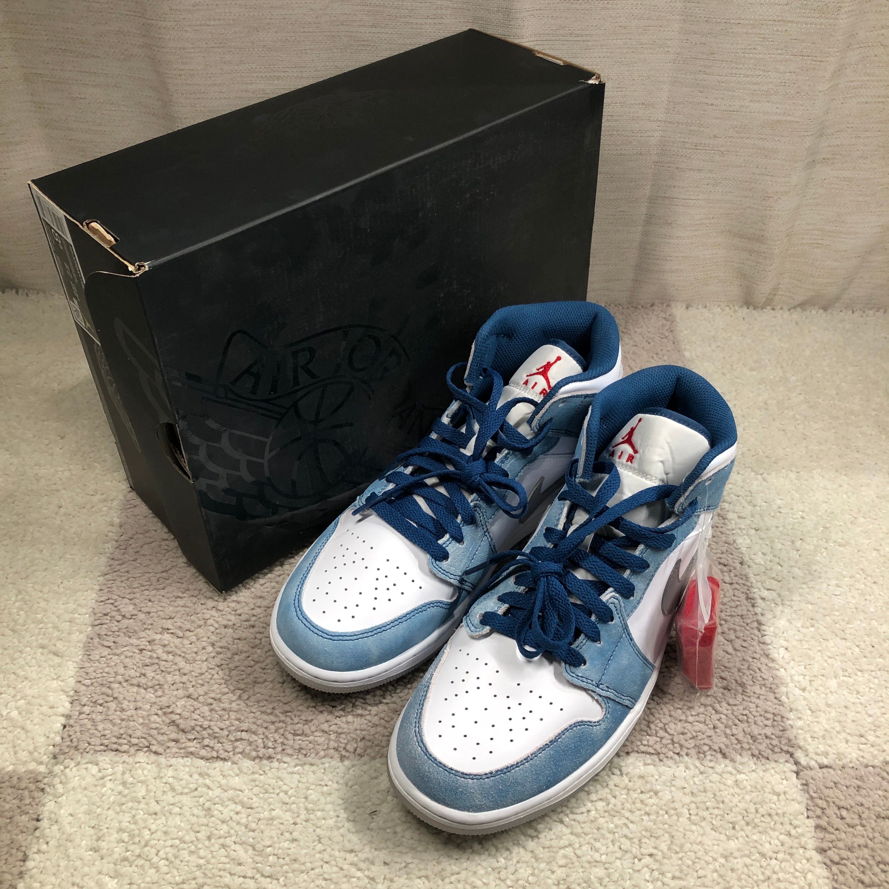 Nike Air Jordan 1 Mid SE "White/Hyper Royal/Red"