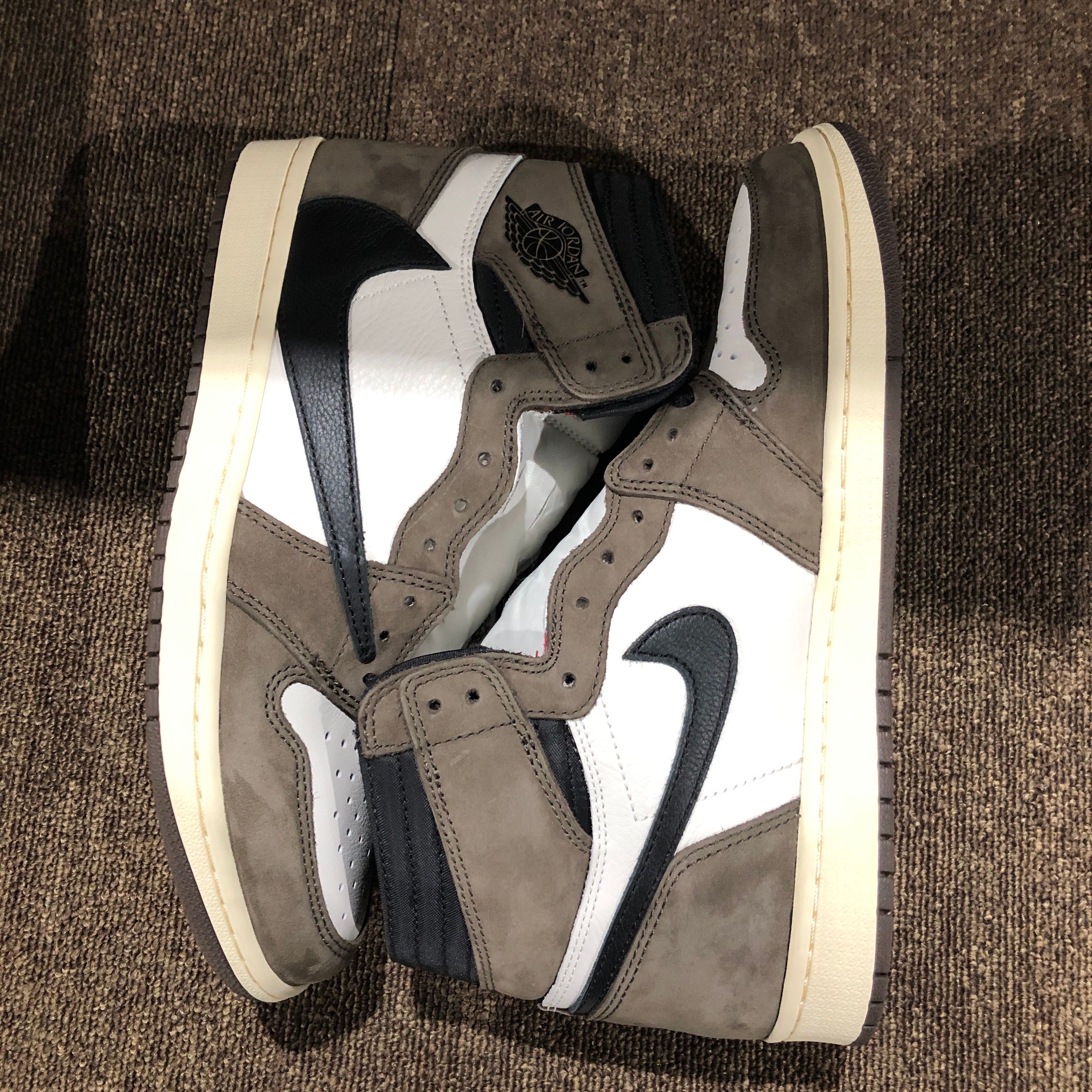 Travis Scott × Nike Air Jordan 1 Retro High OG TS SP "Sail/Dark Mocha"