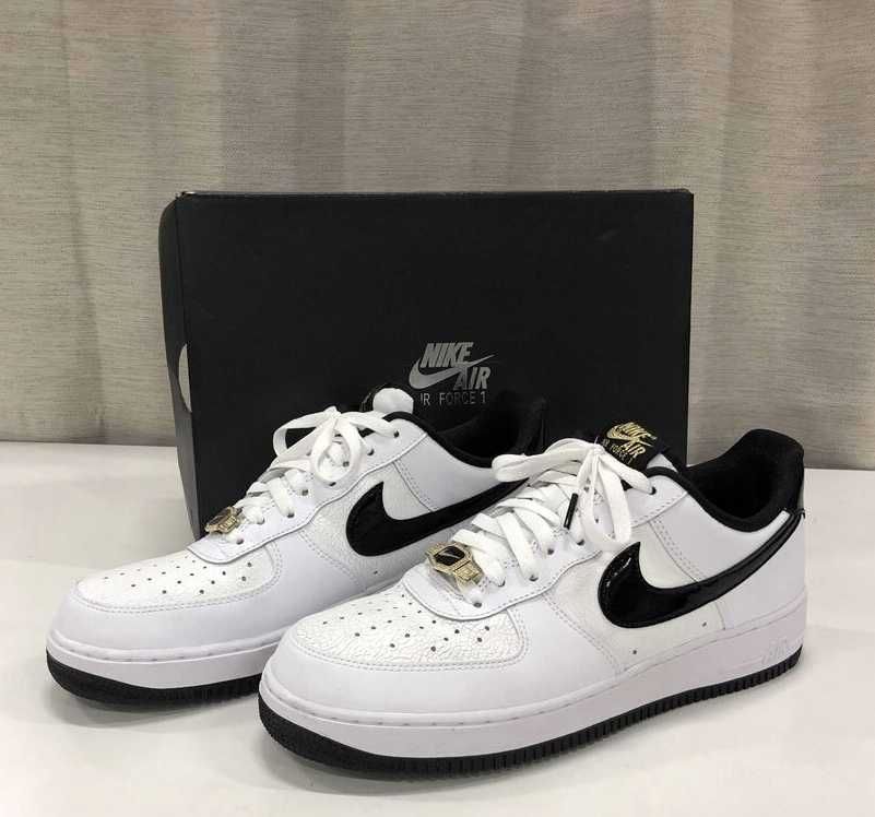 Nike Air Force 1 Low '07 LV8 "World Champ/White and Black"