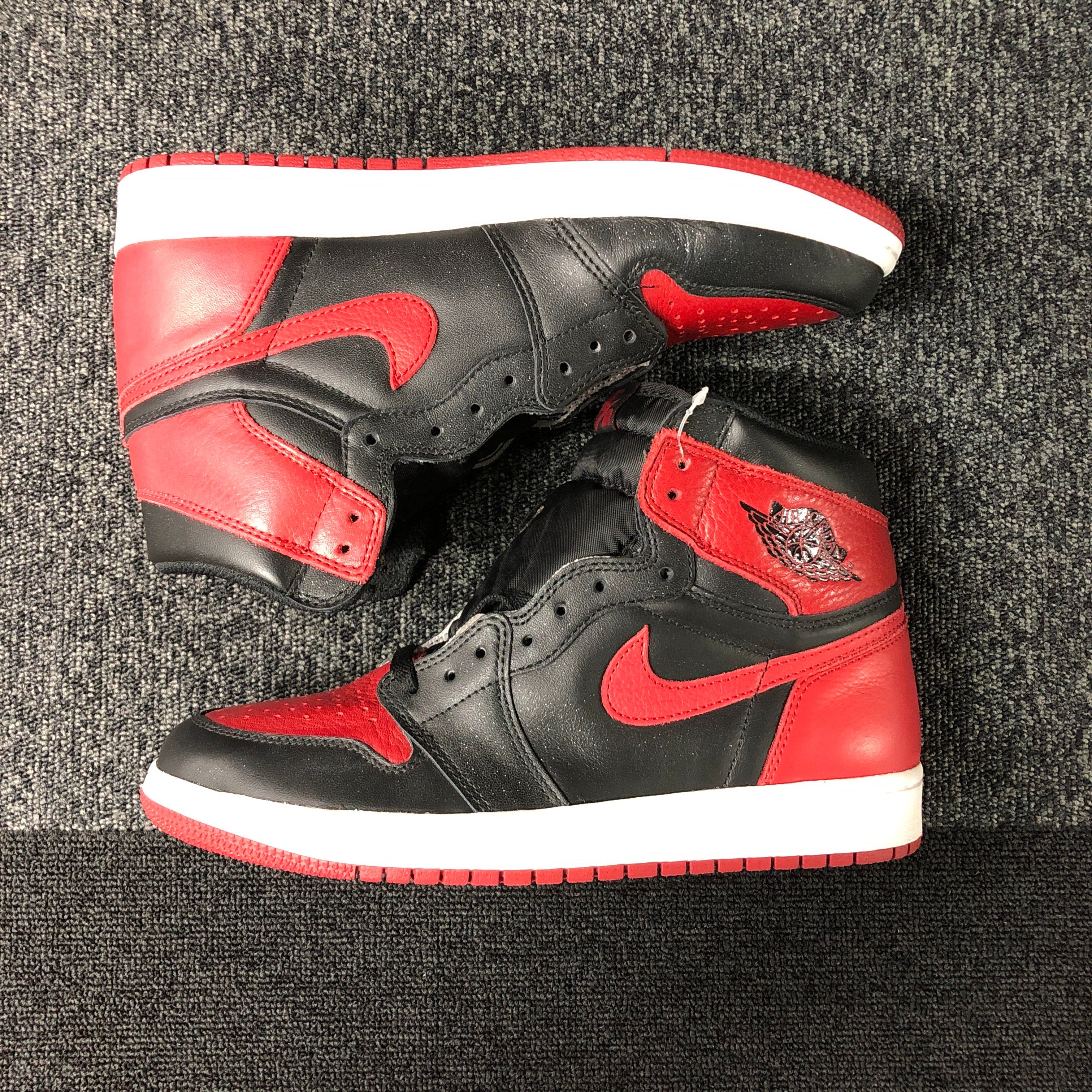 Nike Air Jordan 1 Retro High OG "Bred/Banned" (2016)