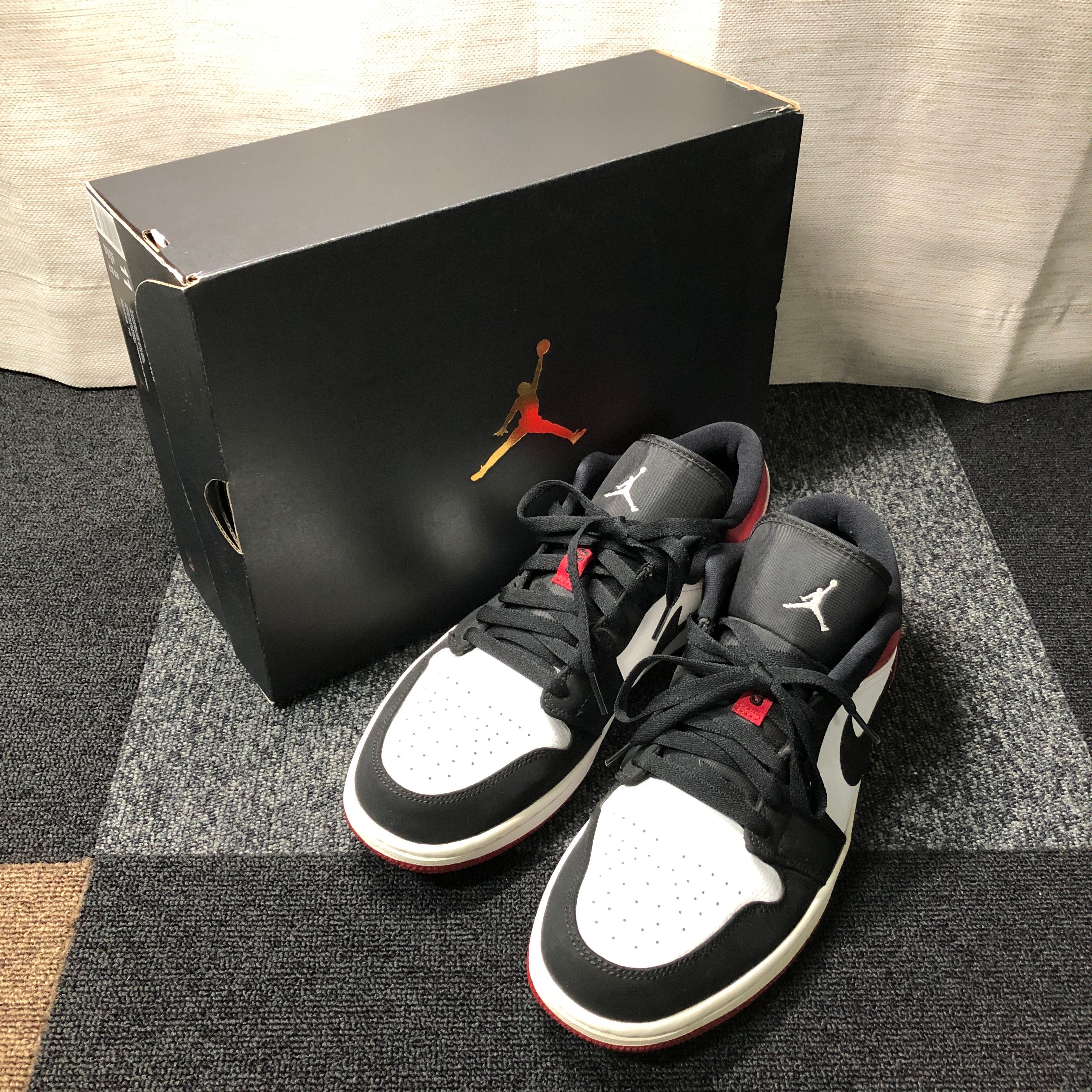 Nike Air Jordan 1 Low "Black Toe"