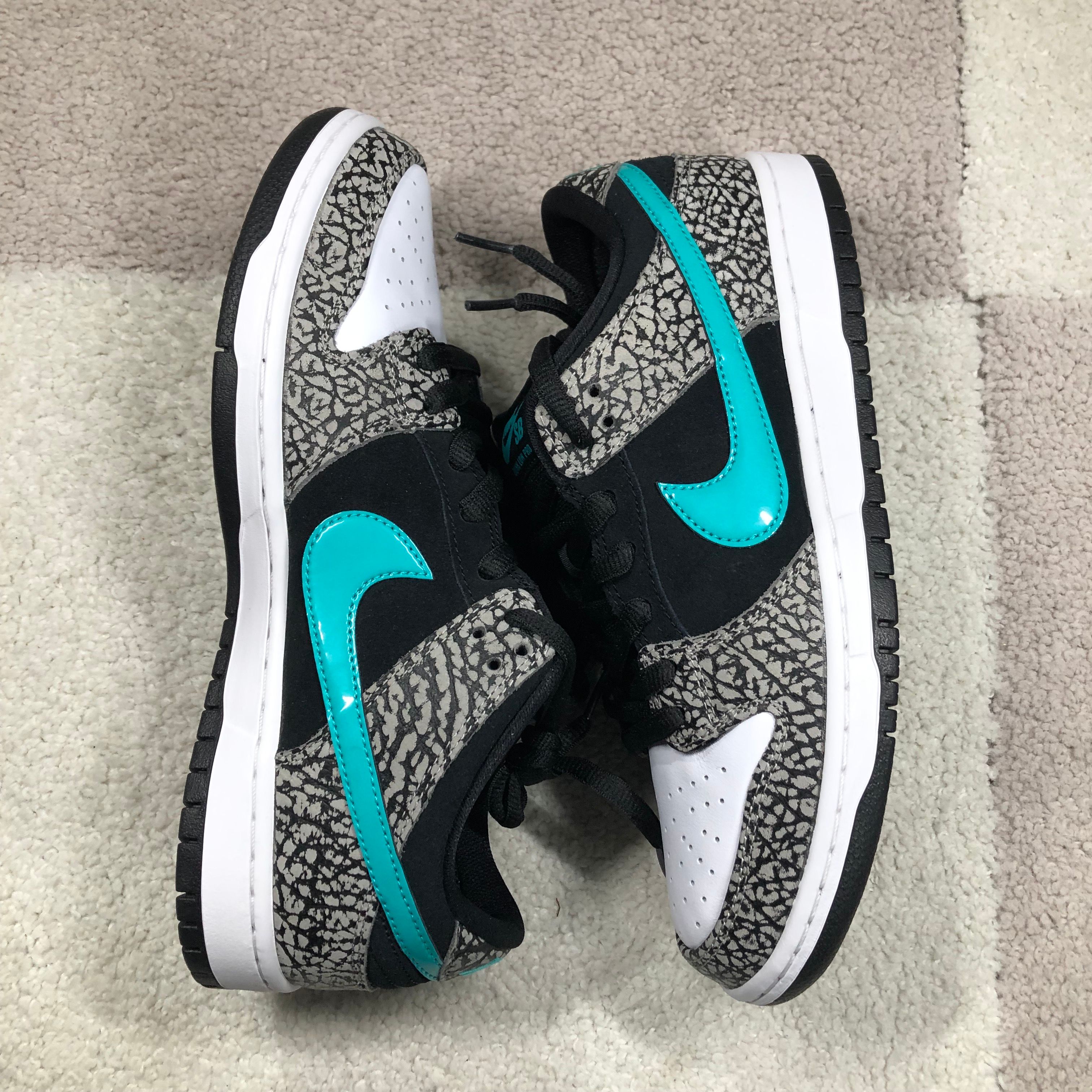 Nike SB Dunk Low "Elephant/Safari"