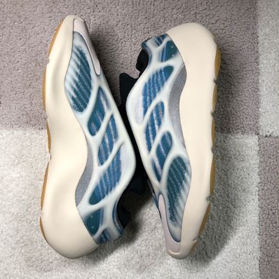 adidas YEEZY 700V3 "Kyanite"