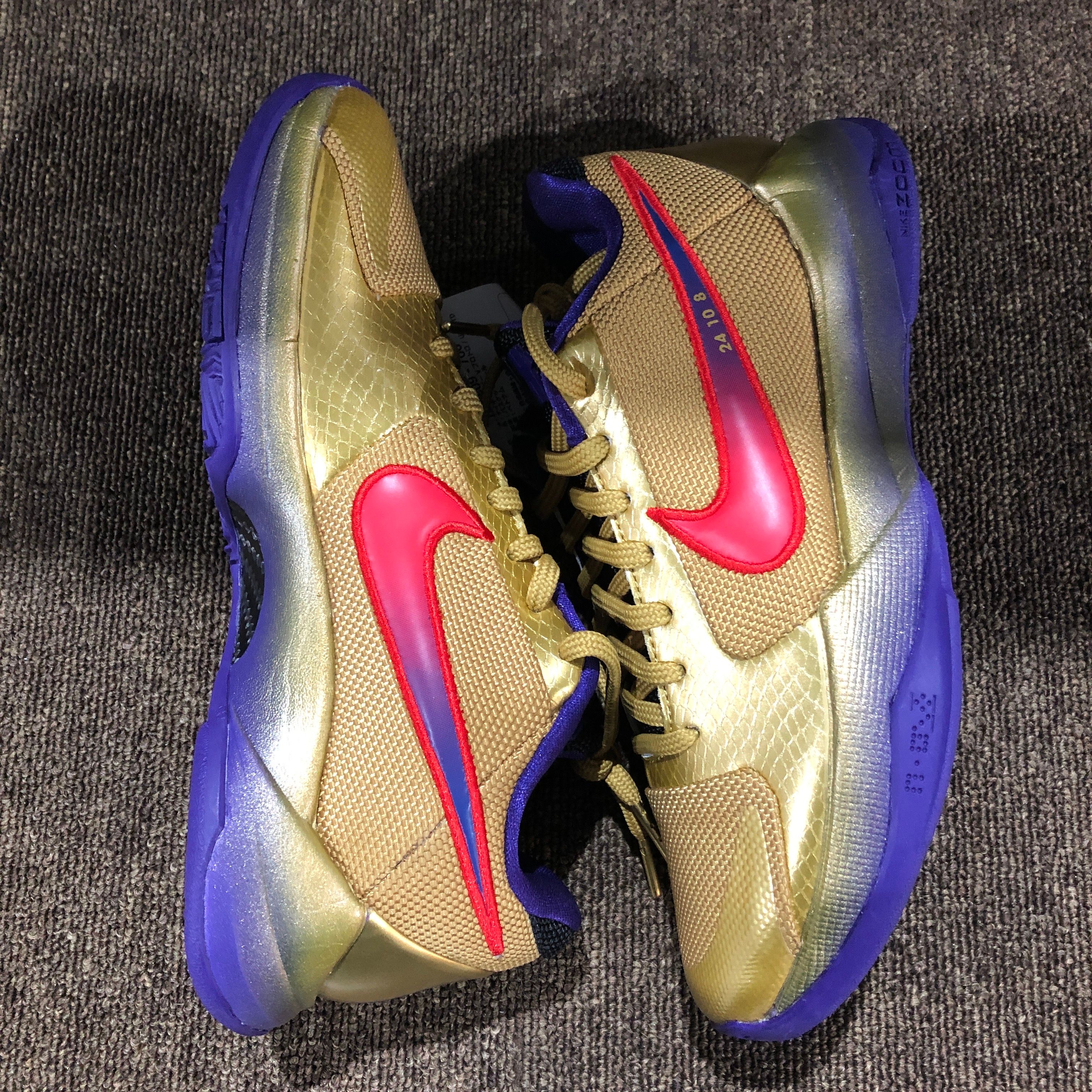 UNDEFEATED × Nike Kobe 5 Protro "Hall Of Fame"