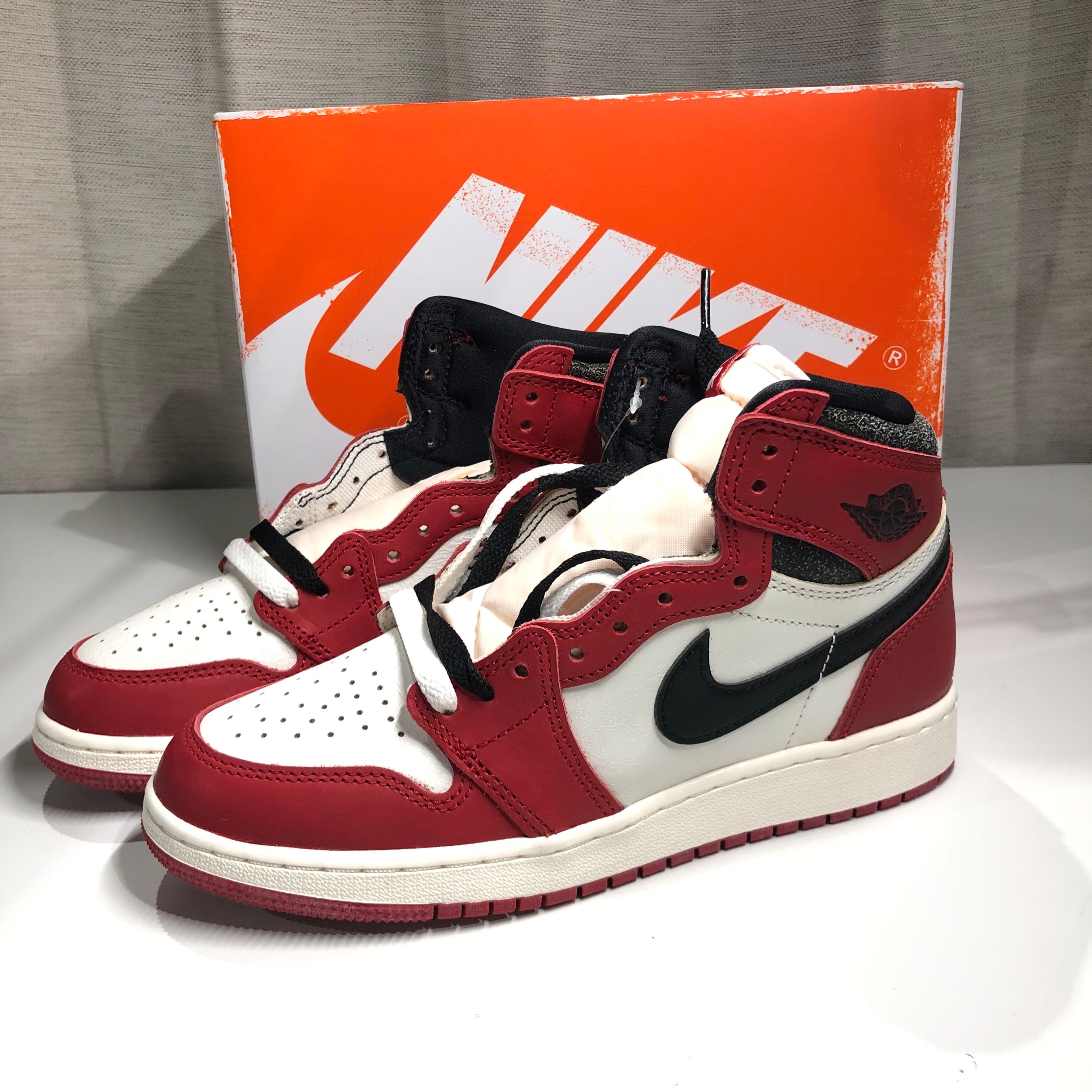 Nike GS Air Jordan 1 High OG "Lost & Found/Chicago"