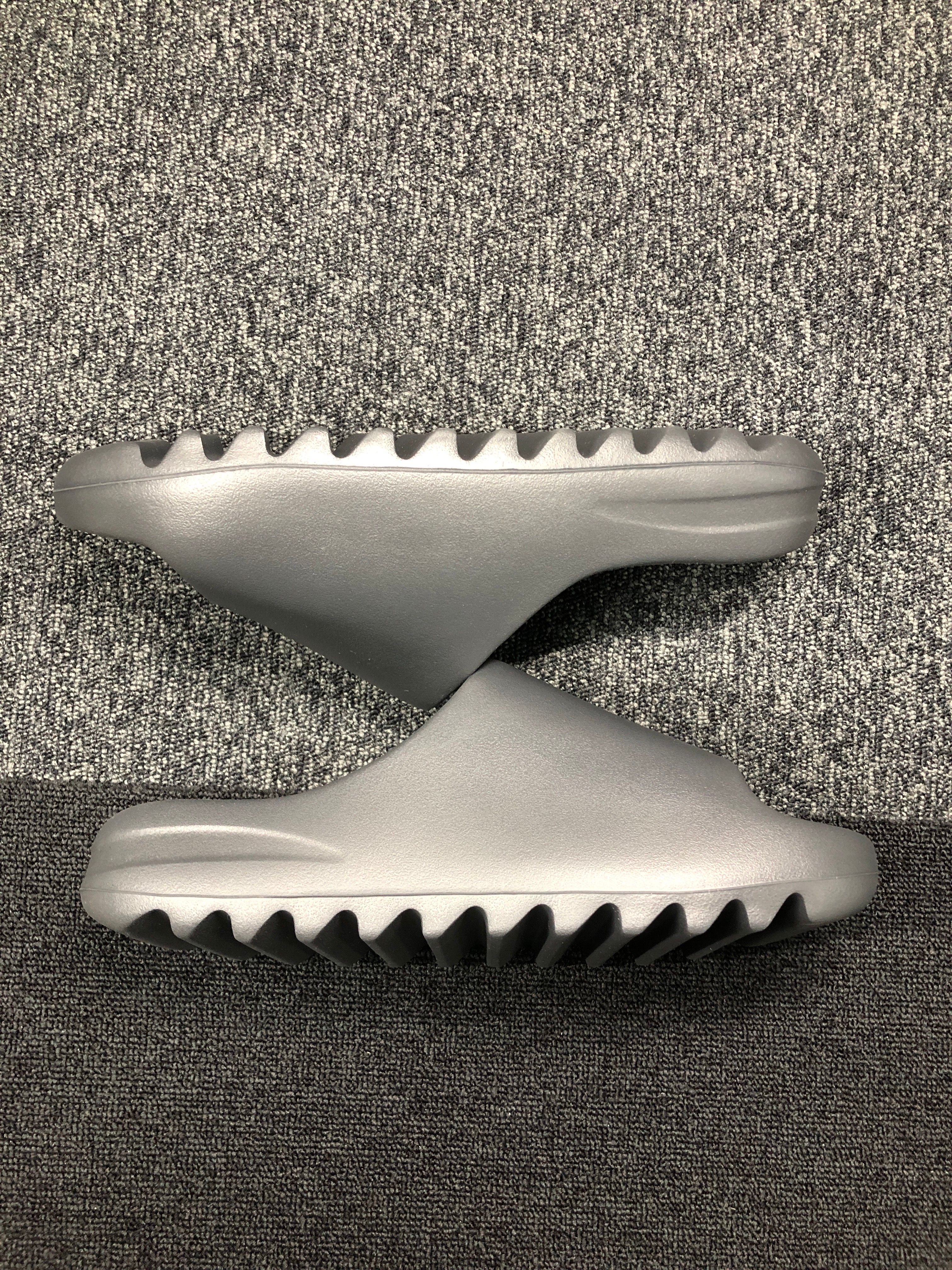 adidas YEEZY Slide "Onyx"