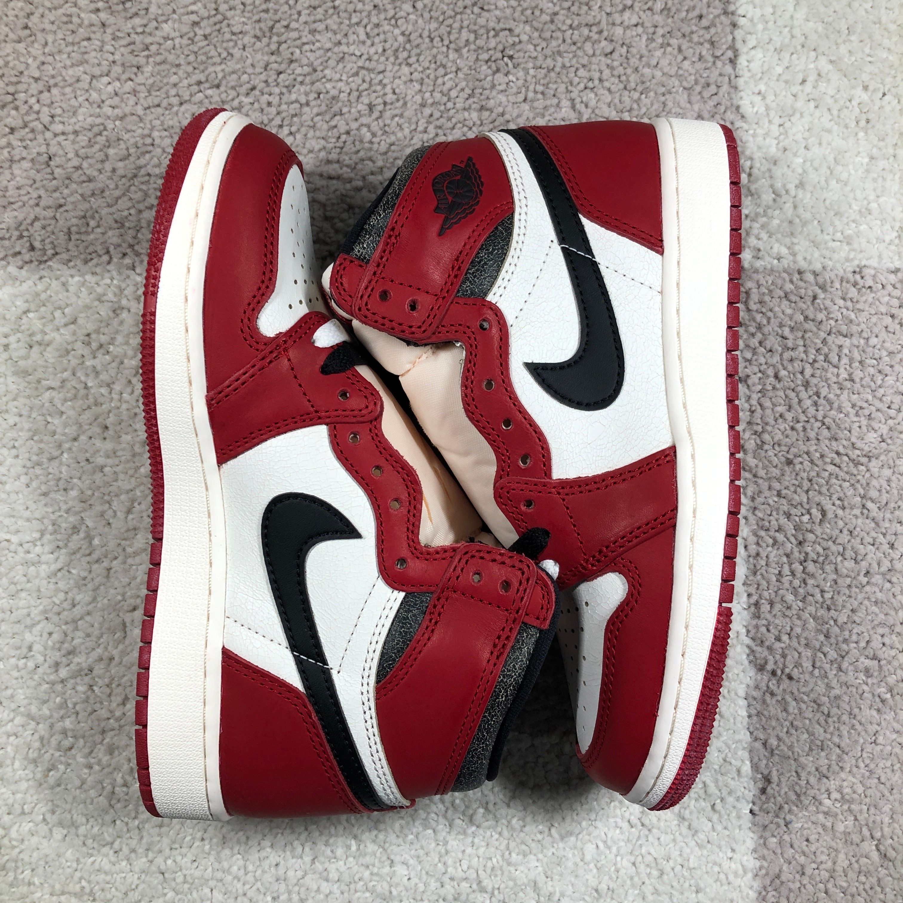 Nike GS Air Jordan 1 High OG "Lost & Found/Chicago"