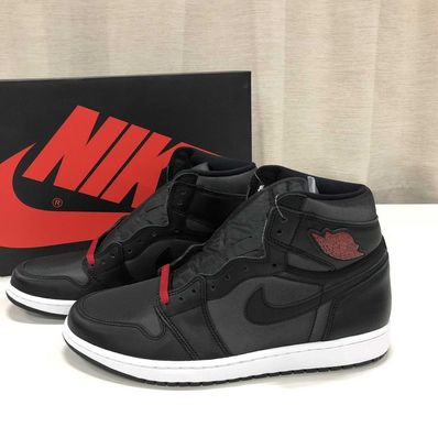 Nike Air Jordan 1 Retro High OG "Black/Metallic Silver/Gym Red"