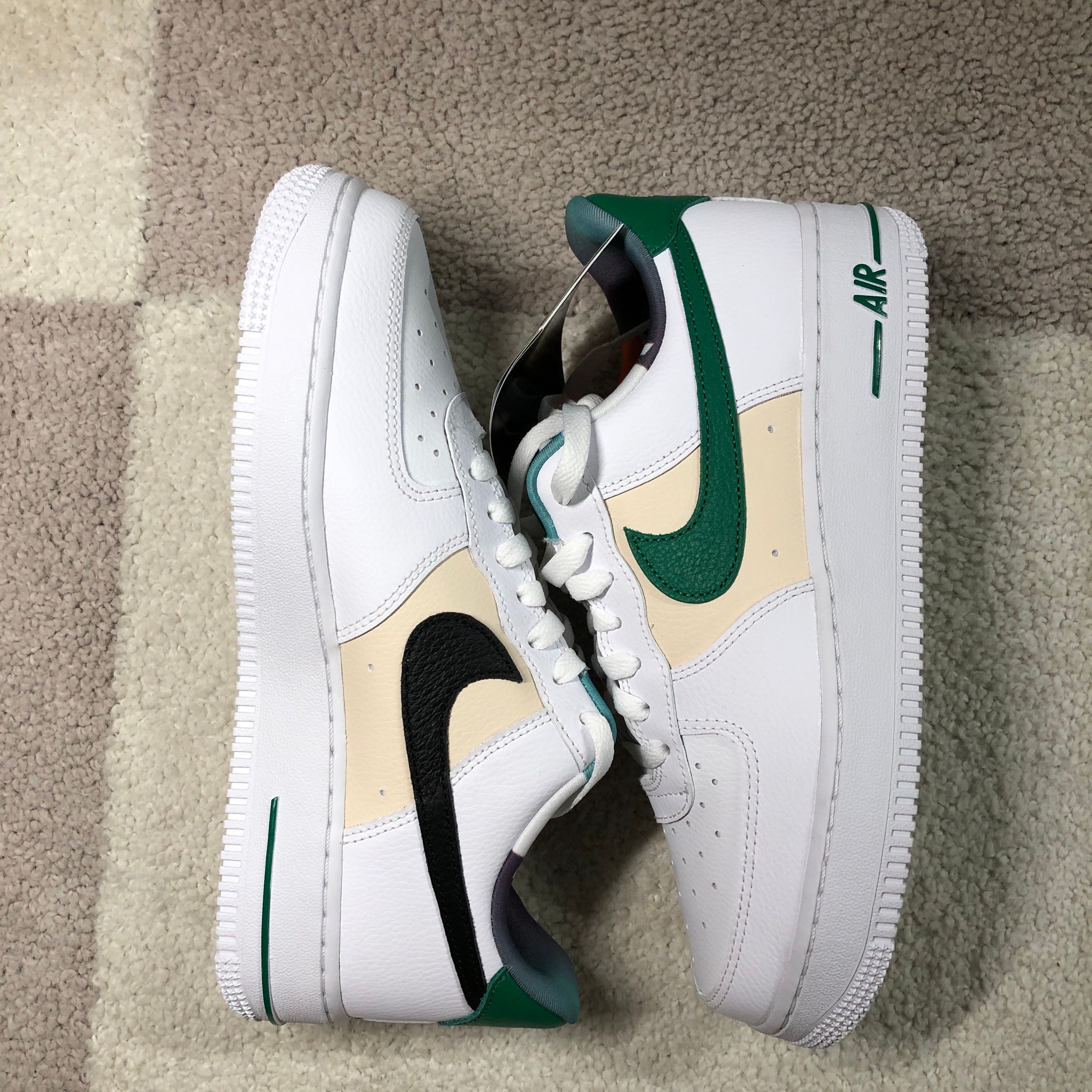 Nike Air Force 1 Low ’07 LV8 EMB "White and Malachite"