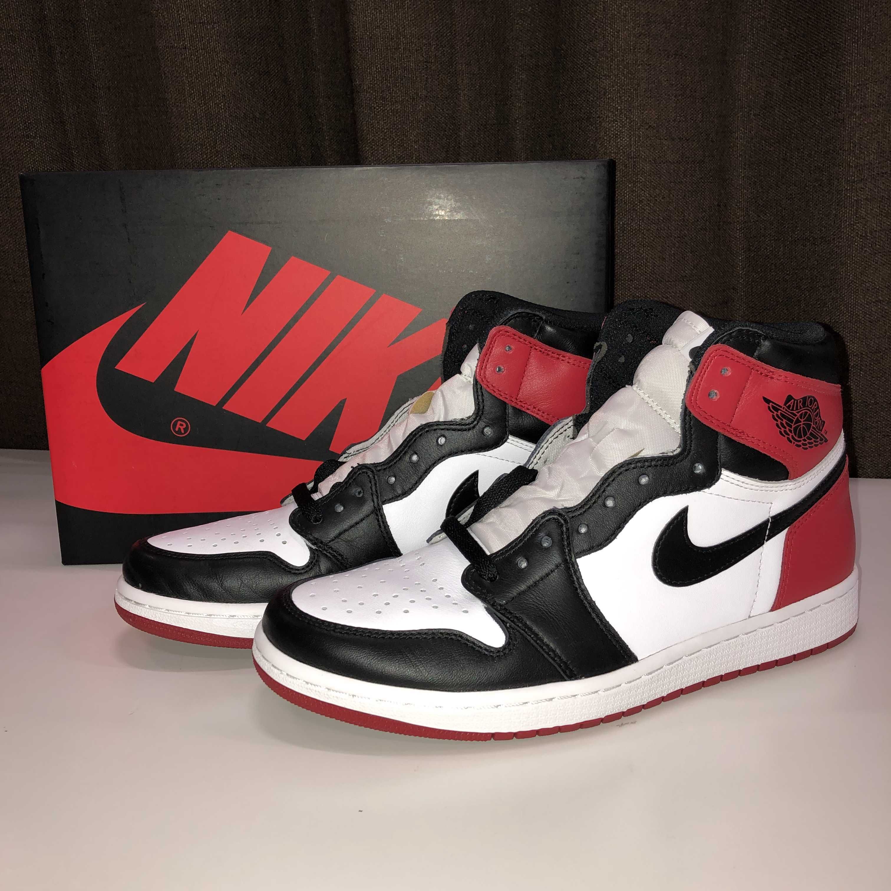 Nike Air Jordan 1 Retro High OG "Black Toe"(2016)