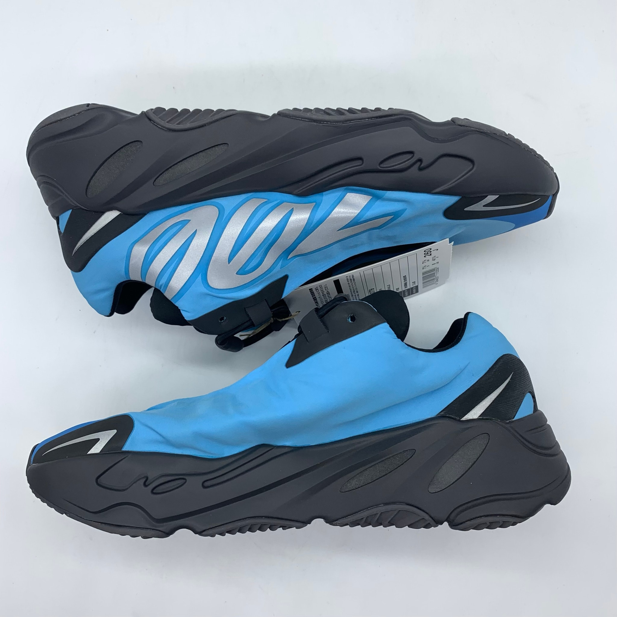 ADIDAS YEEZY 700 MNVN "Bright Cyan/Black"