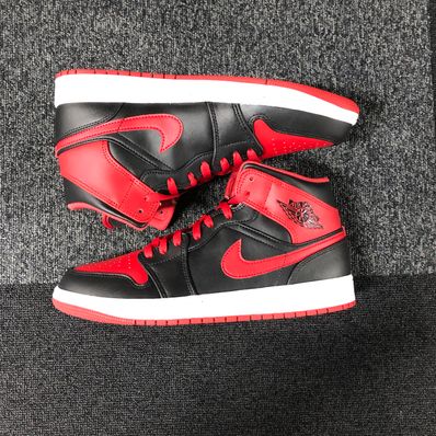 Nike Air Jordan 1 Mid "Bred Toe"
