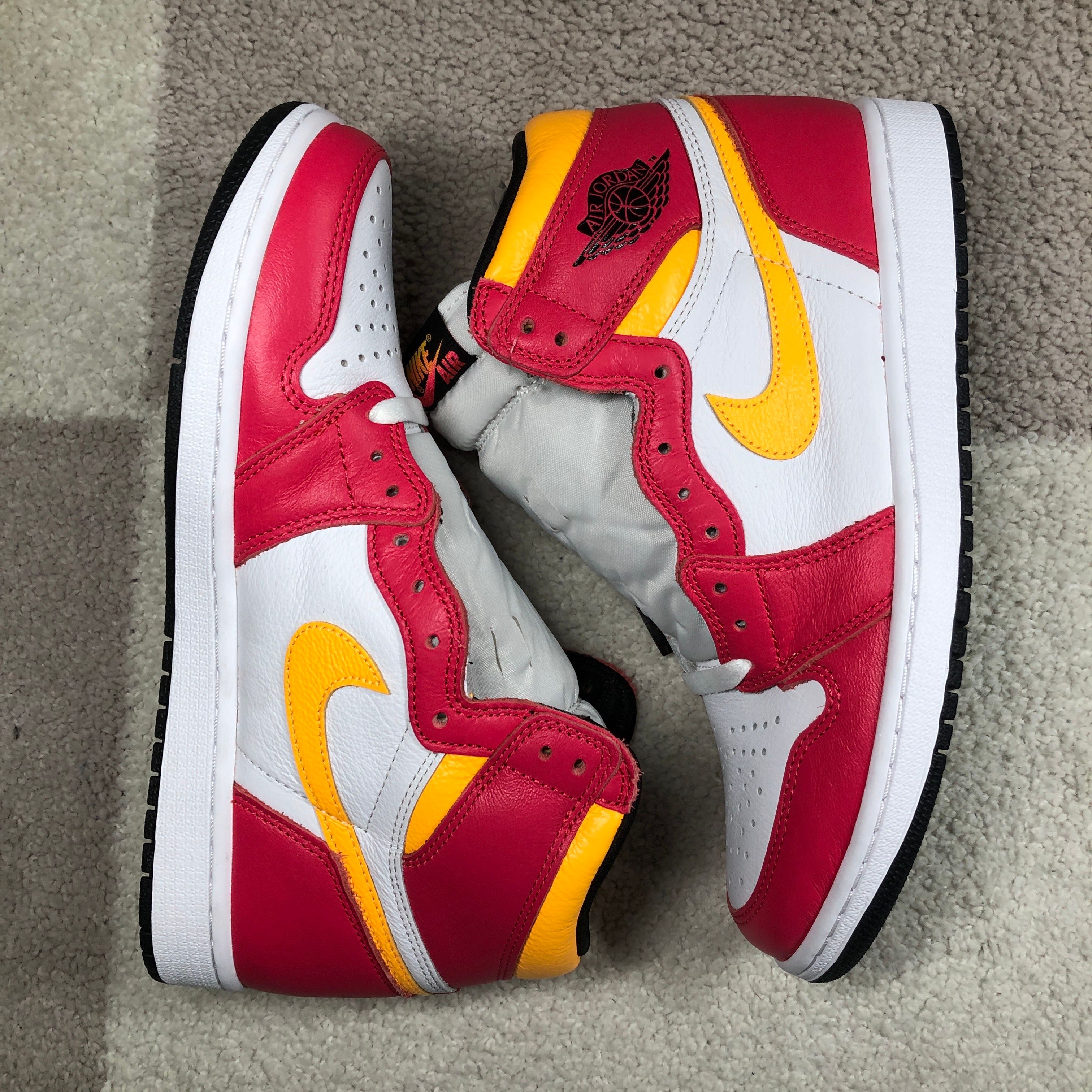 Nike Air Jordan 1 High OG "Light Fusion Red"