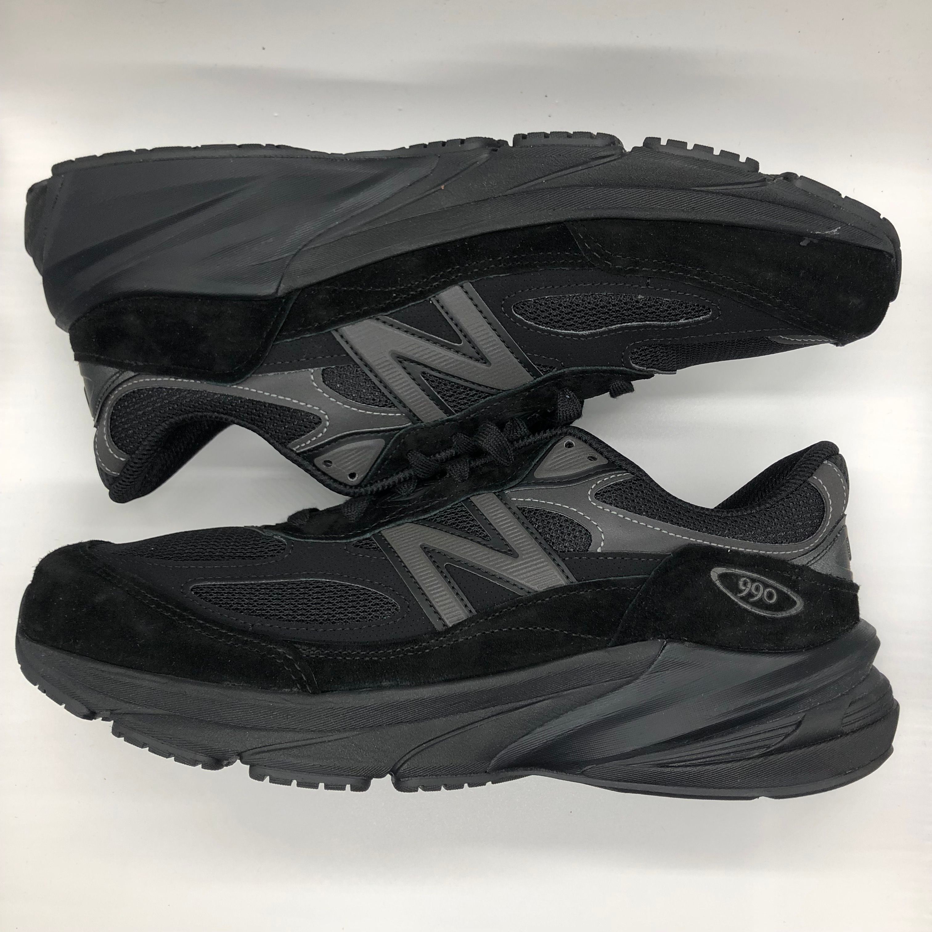 New Balance 990V6 "Triple Black"