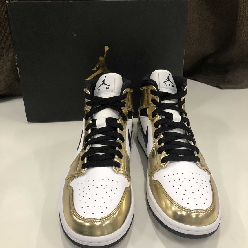 NIKE AIR JORDAN 1 MID SE "METALLIC GOLD"