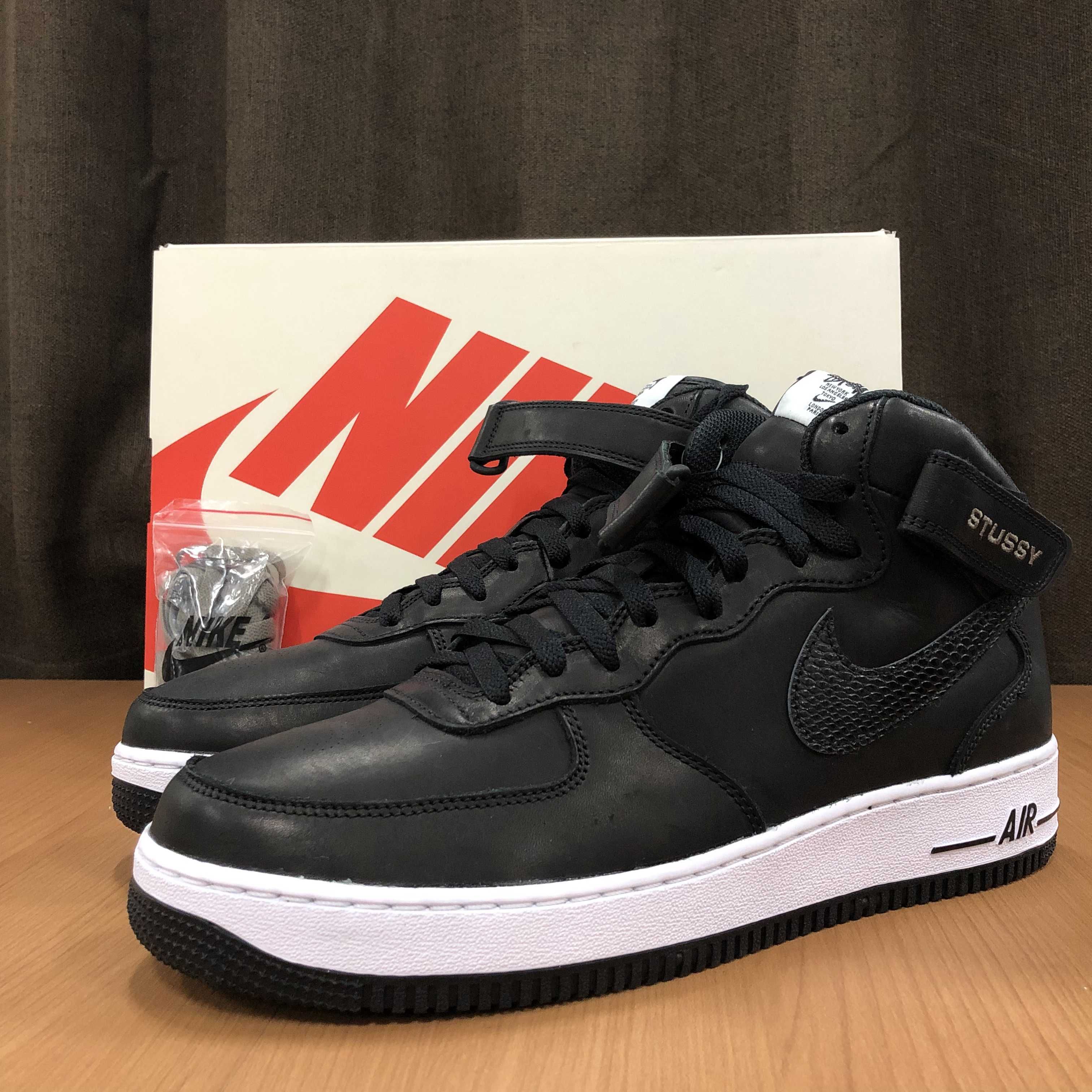 Stussy × Nike Air Force 1 Mid "Black/Black"
