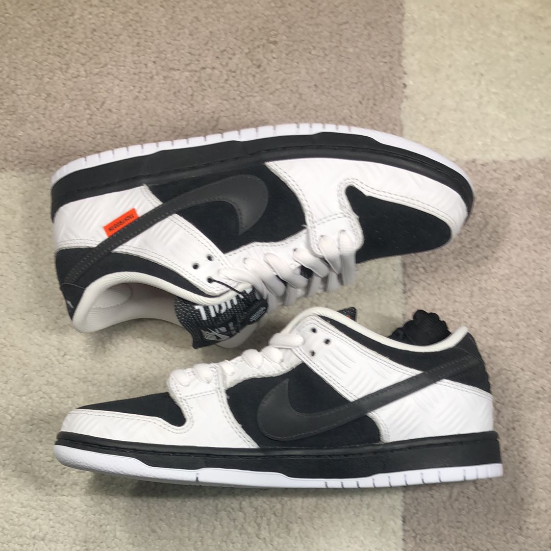 TIGHTBOOTH × Nike SB Dunk Low Pro QS "Black and White"