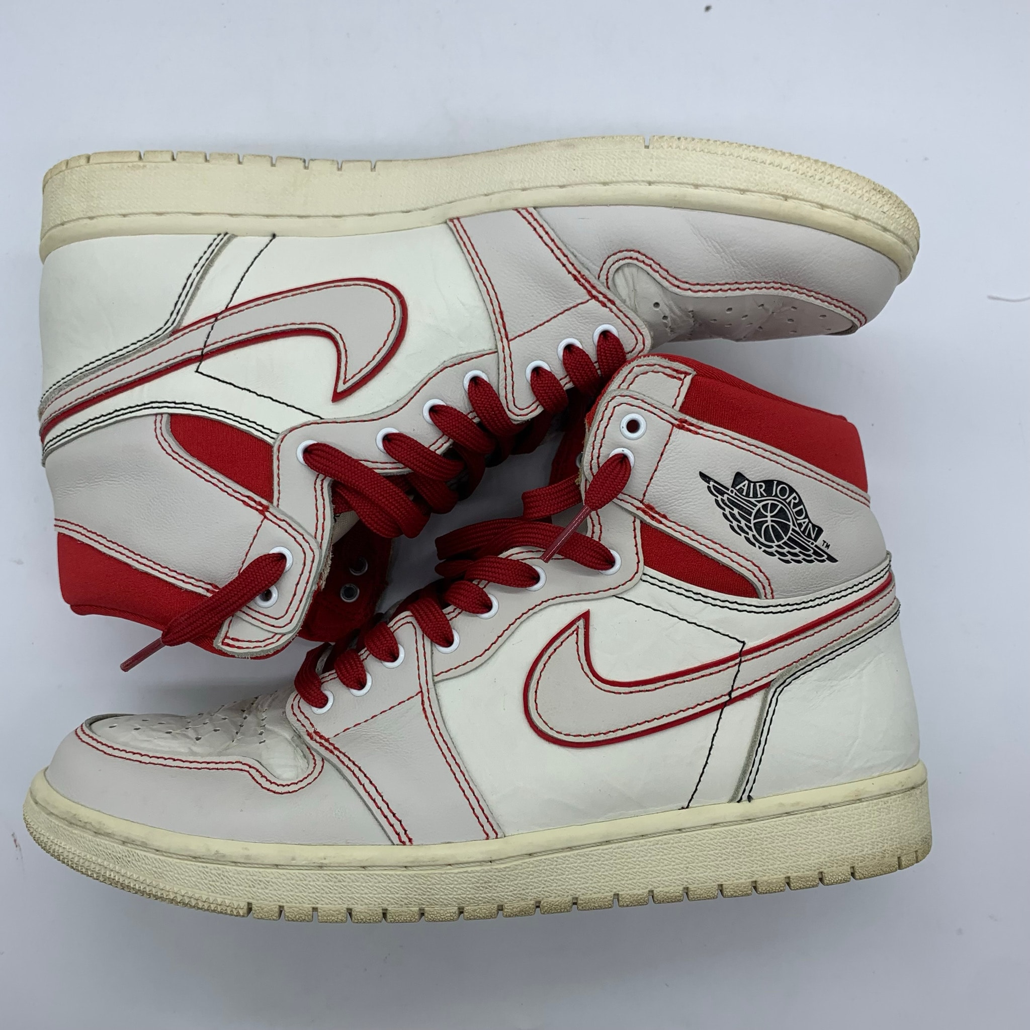 Nike Air Jordan 1 Retro High OG "Sail/University Red"