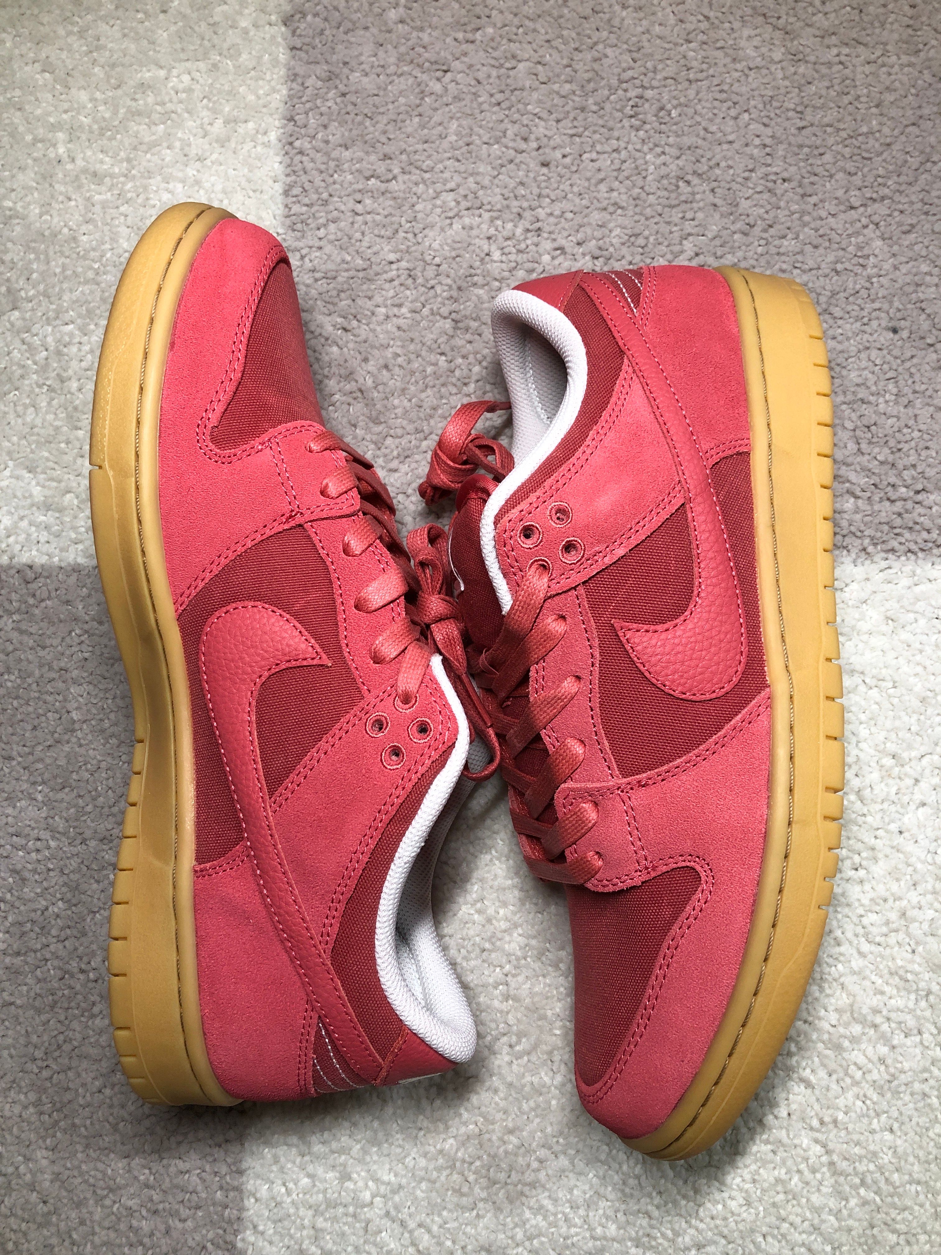 Nike SB Dunk Low "Adobe"