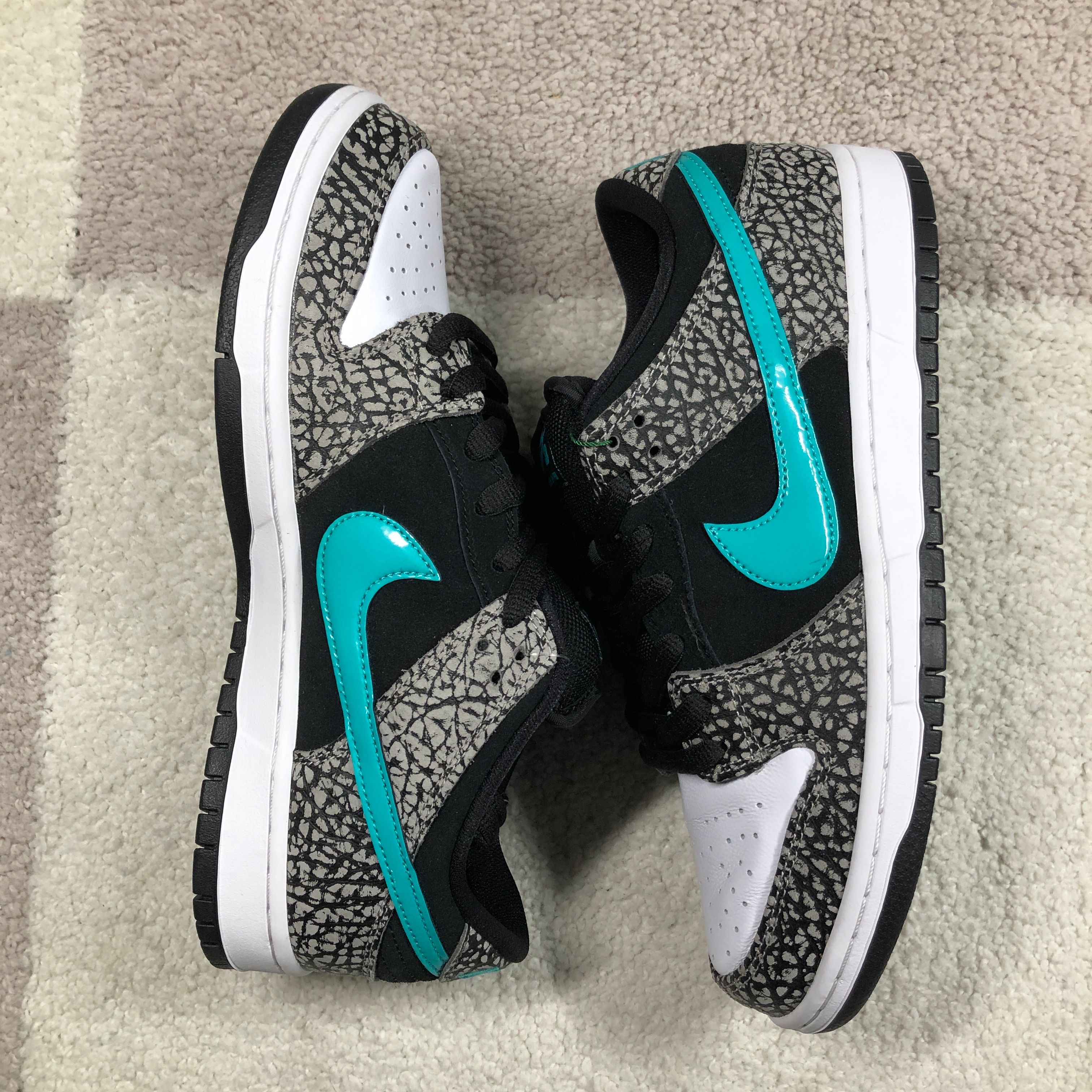 Nike SB Dunk Low "Elephant/Safari"