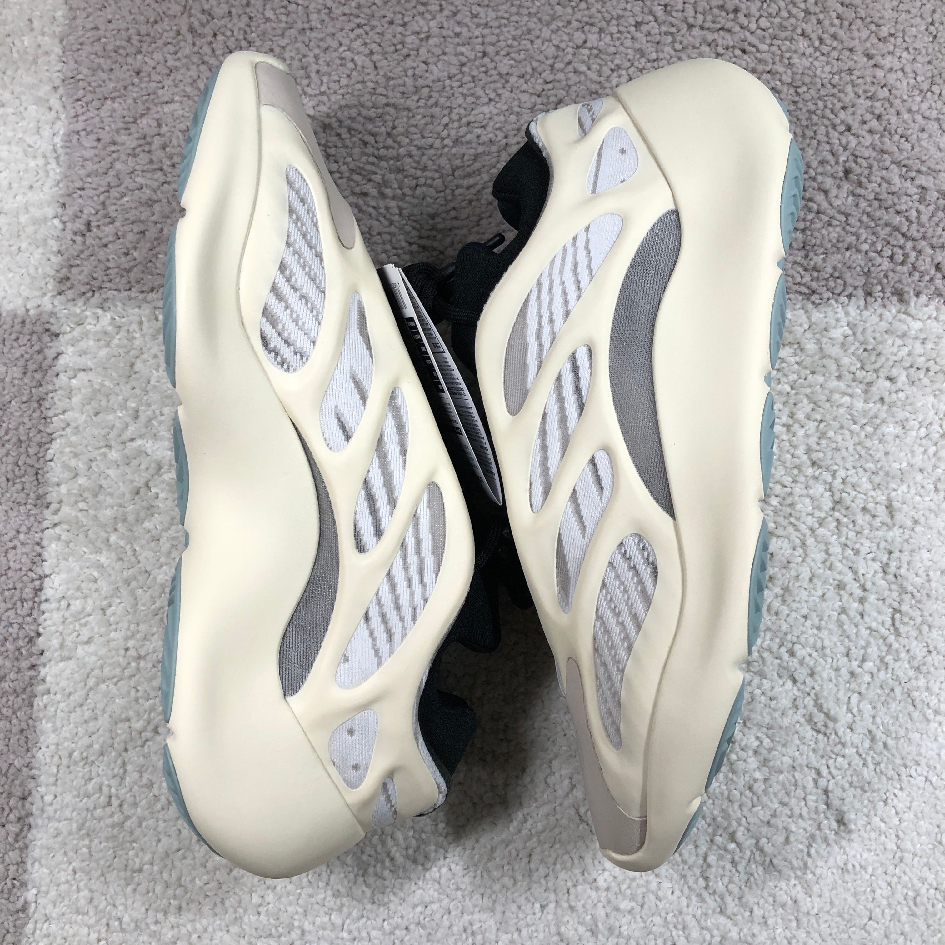 adidas YEEZY 700V3 "Azael"